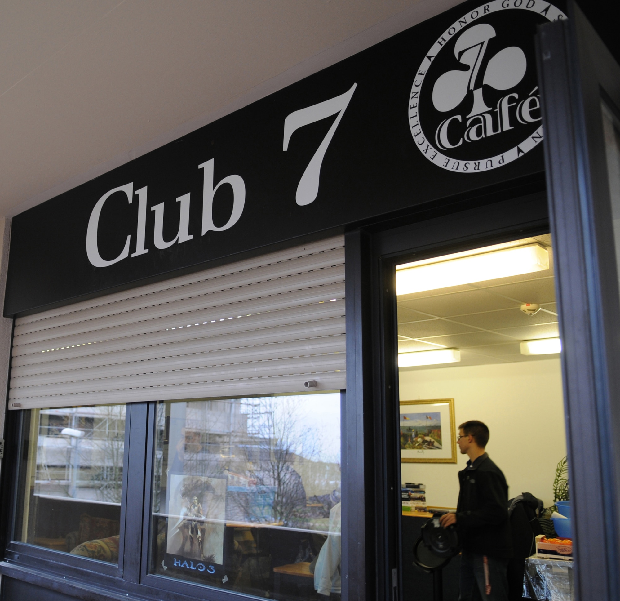 Club 7 Cafe sponsored a free Thanksgiving breakfast for Airmen living in the dorms, Nov. 27, 2008, Ramstein Air Base, Germany. Club 7 Cafe provides an alcohol free environment where Airmen can hang out. (U.S. Air Force photo by Airman Alexandria Mosness)