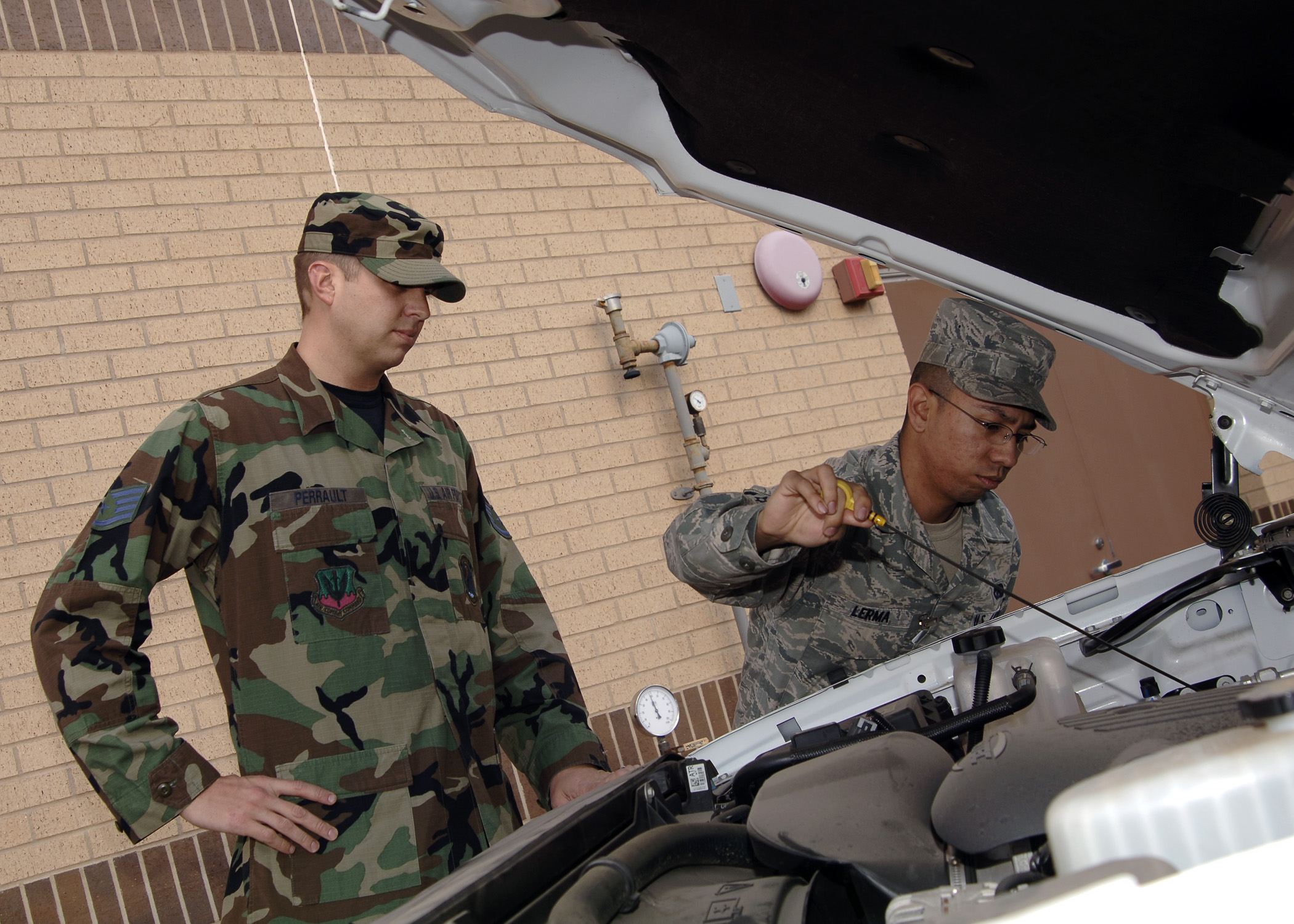 Vehicle dispatch driving forward > McConnell Air Force Base > Display