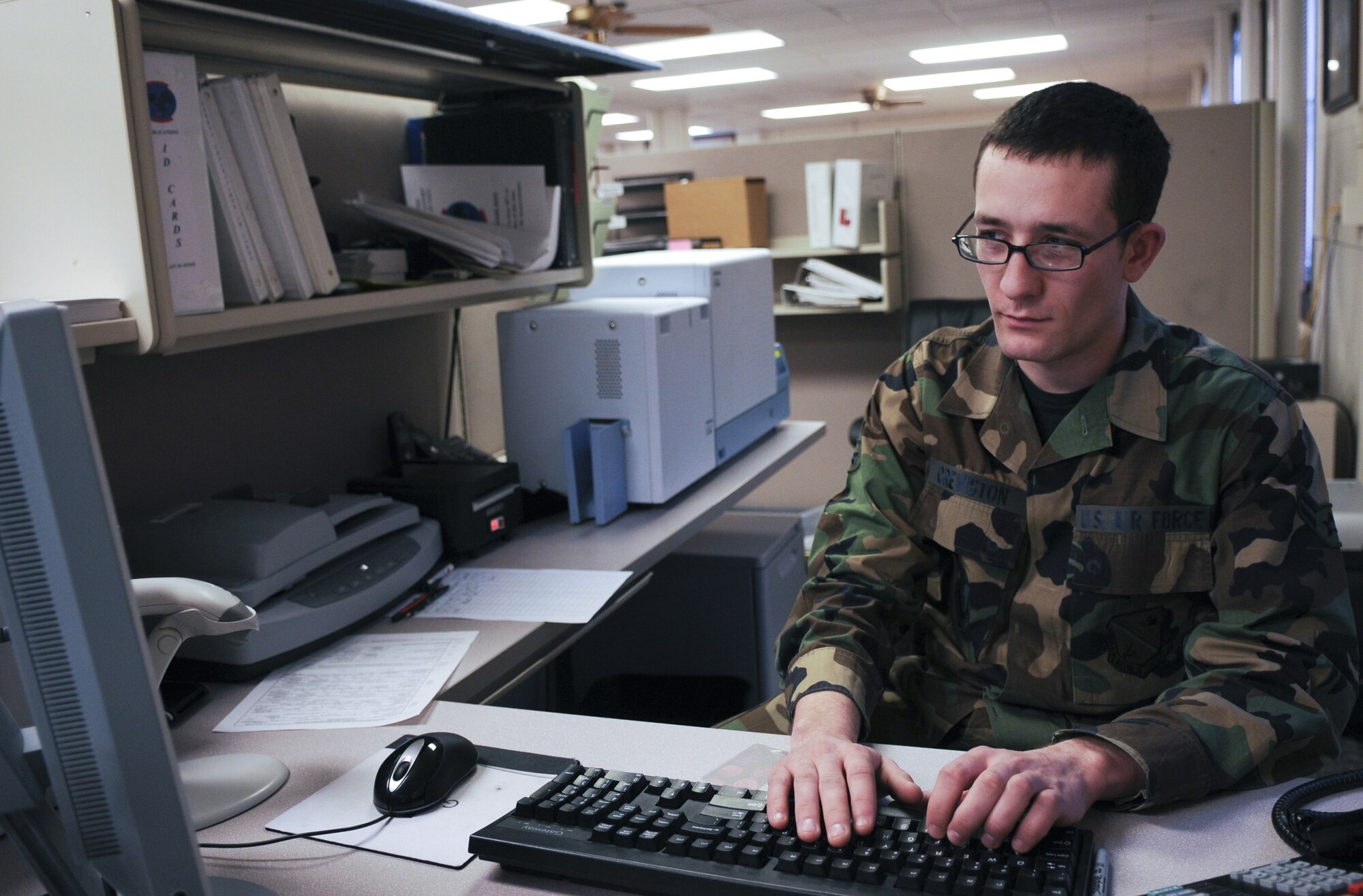 Airman 1st Class Mike Creviston reviews information Dec. 2, 2008, at Eielson Air Force Base, Alaska. Airmen Central is now located in Amber Hall. (U.S. Air Force photo/ Airman Laura Max)
