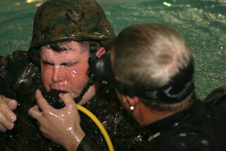 Marines survive underwater vehicle simulator > United States Marine