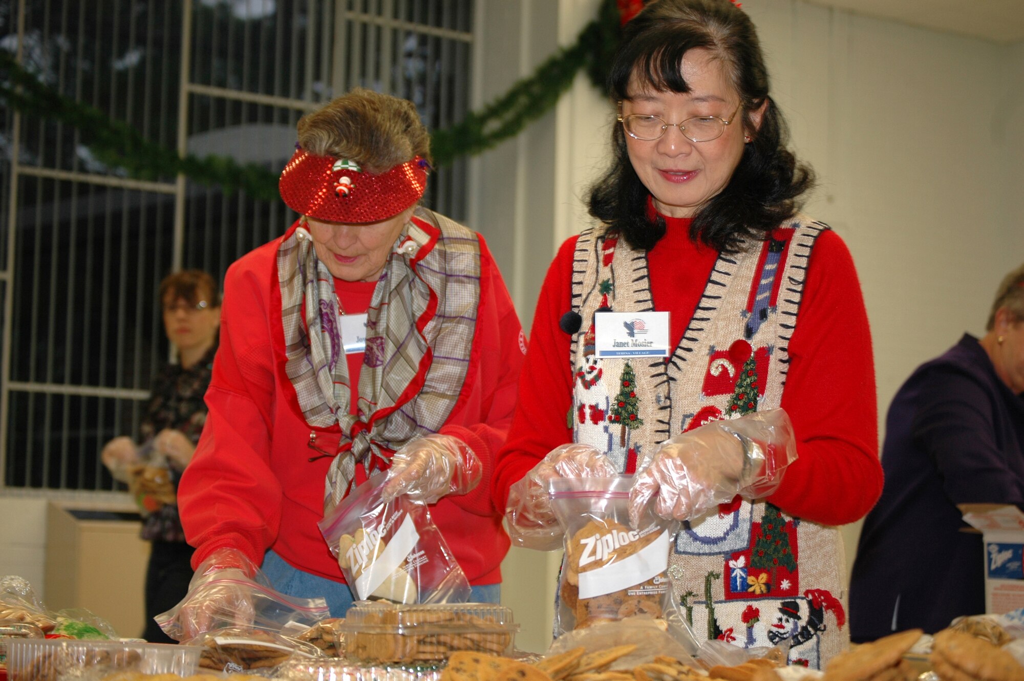 Cookie Capers baked, bagged, delivered goods > Eglin Air Force Base > News