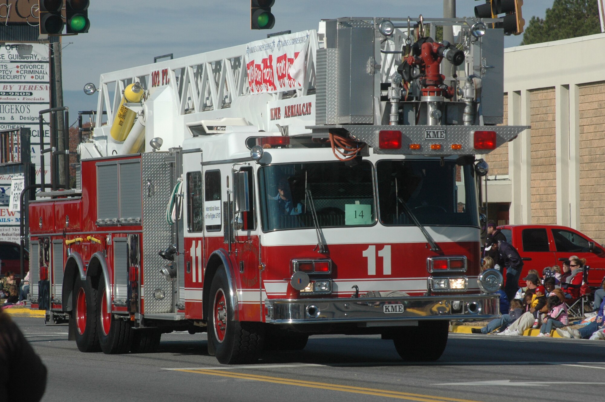 The Robins Fire Department also made an appearance in the Warner Robins parade.
US Air Force photo by Sue Sapp