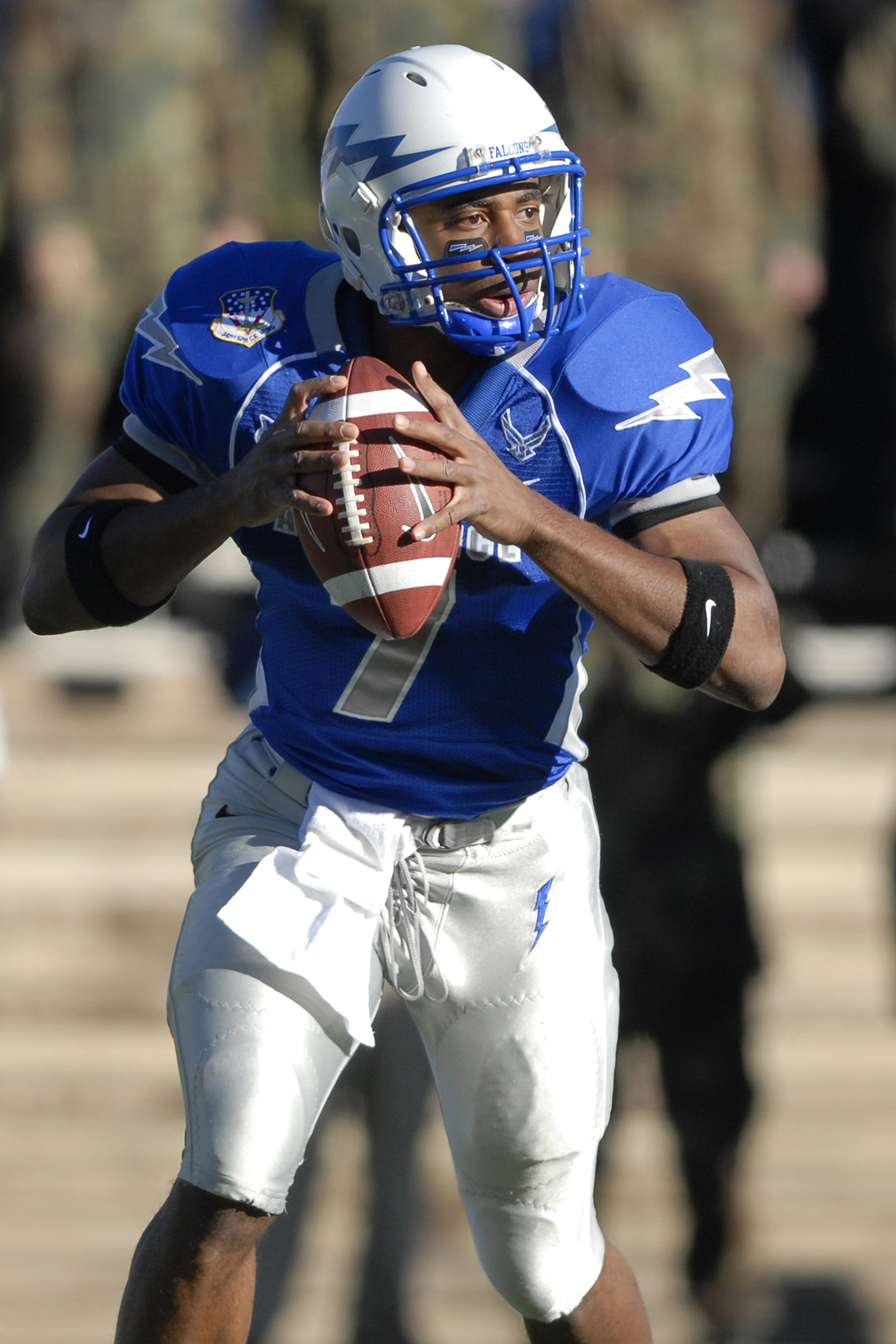 Falcon quarterback honored by Sporting News > Air Force > Article Display