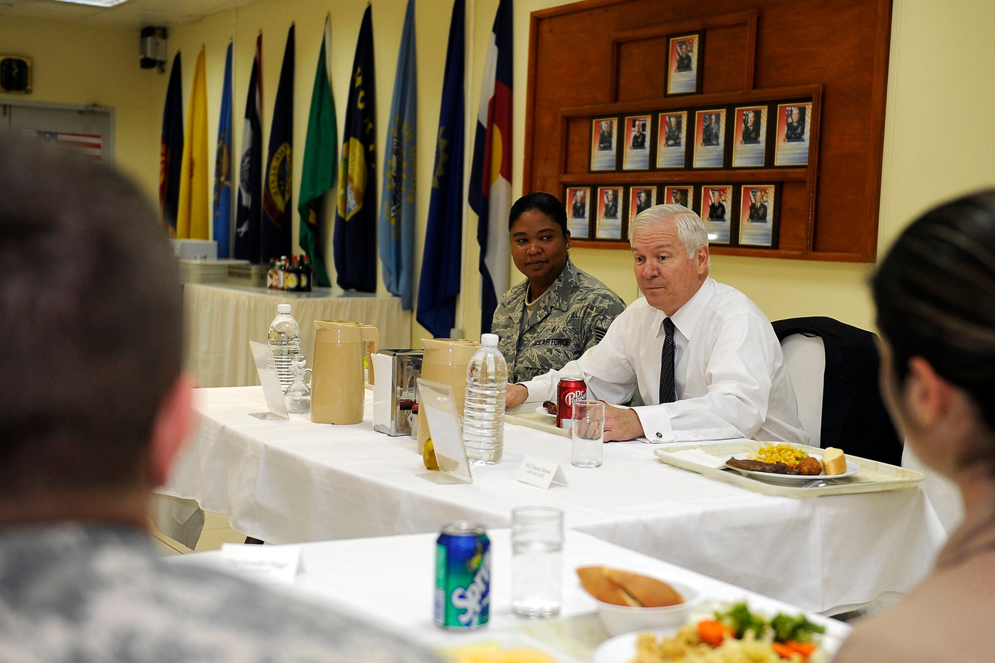 Secretary of Defense Robert Gates has lunch with servicemembers at Joint Base Balad, Iraq, Dec. 13. Gates was in Iraq wrapping up a four-day tour of the Middle East meeting with regional commanders and troops. (U.S. Air Force photo/Tech. Sgt. Jerry Morrison)