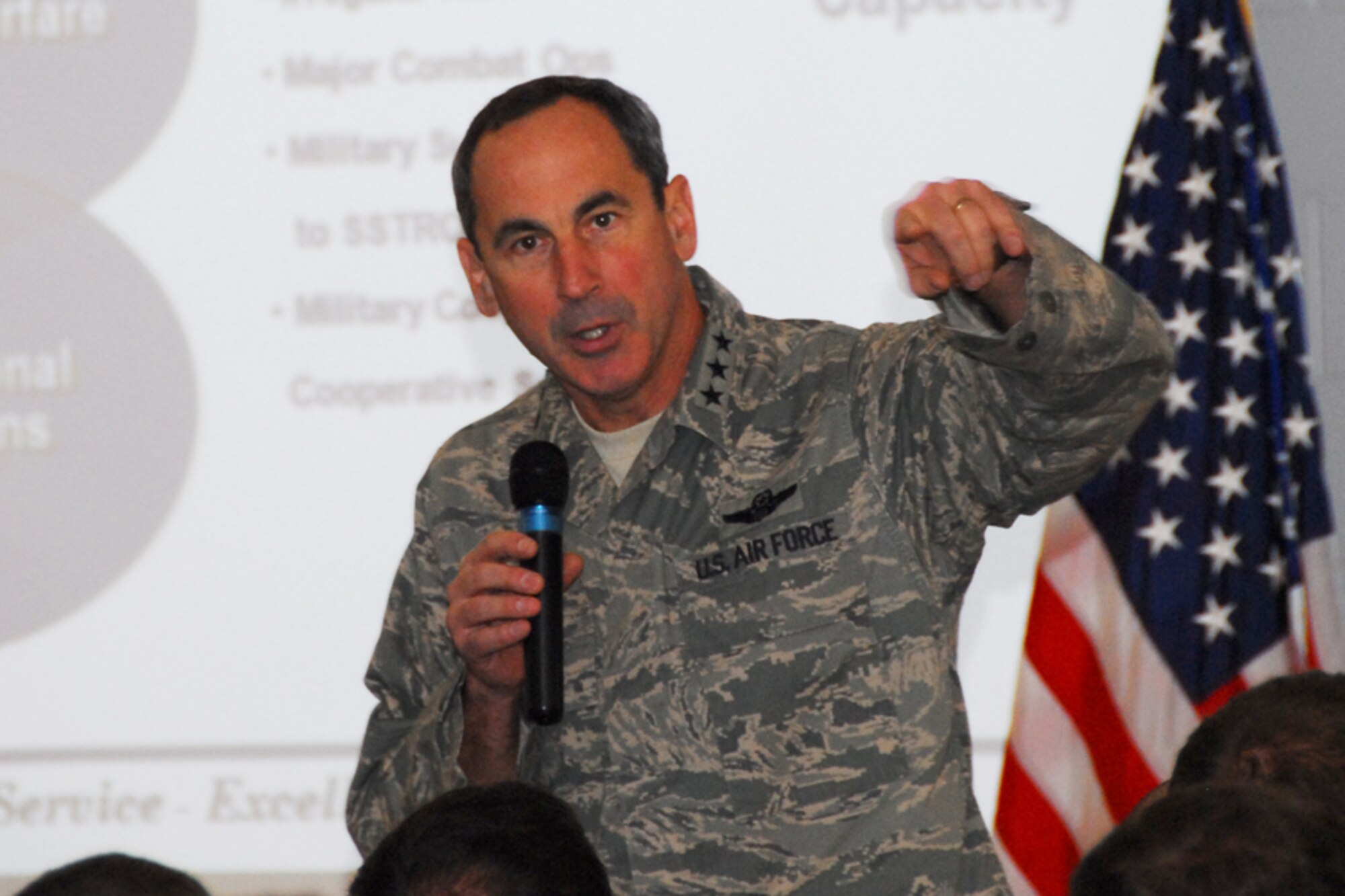 Lt. Gen. Raymond E. Johns Jr. visited Hancock Field ANGB on Wednesday the 17th of December to discuss the unit’s future in being the first Air National Guard unit to have the MQ-9 Reaper.