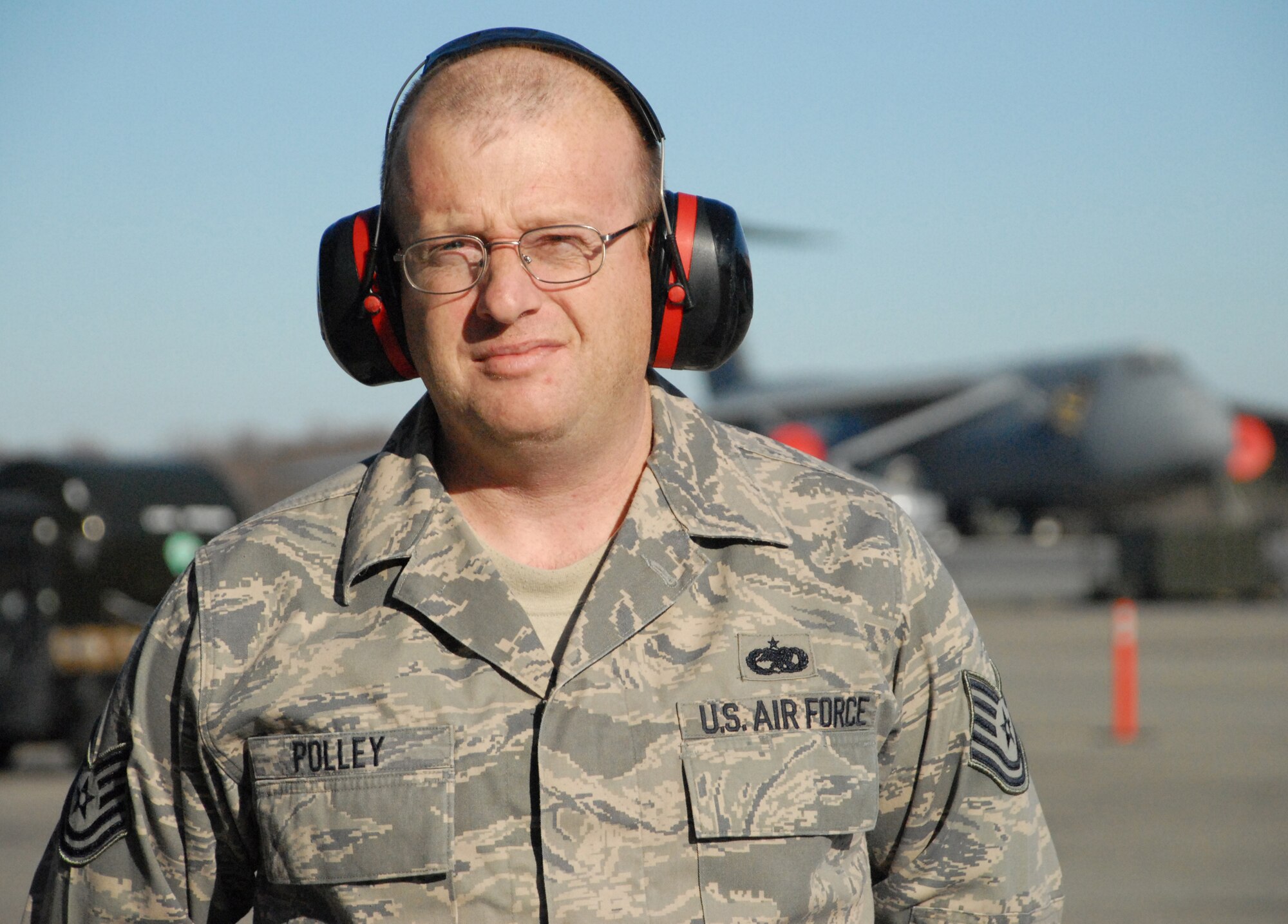 DOVER AIR FORCE BASE, Del. ? Tech. Sgt. Leslie Polley, 436th Aircraft Maintenance Squadron, has quit smoking and drinking ? all he says he has left to do is to get in shape. ?I?ve signed up to be in the Biggest Winner Contest this year and I plan on losing weight,? said Sergeant Ritter. (U.S. Air Force photo/ Airman 1st Class Shen-Chia Chu) 