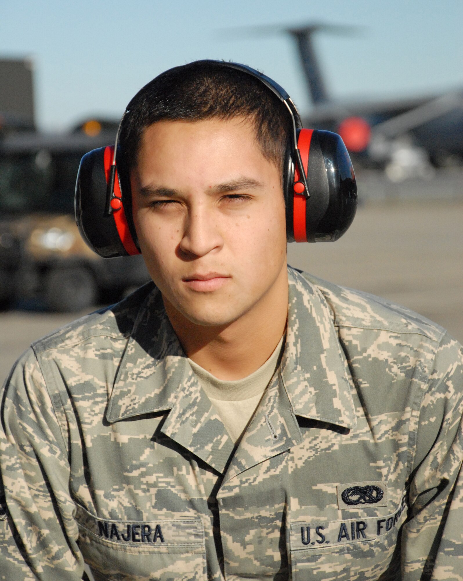 DOVER AIR FORCE BASE, Del. ? Newly-wed Airman 1st Class Alexander Najera, 436th Aircraft Maintenance Squadron, wishes to have a good year with his wife, Linda. (U.S. Air Force photo/ Airman 1st Class Shen-Chia Chu)