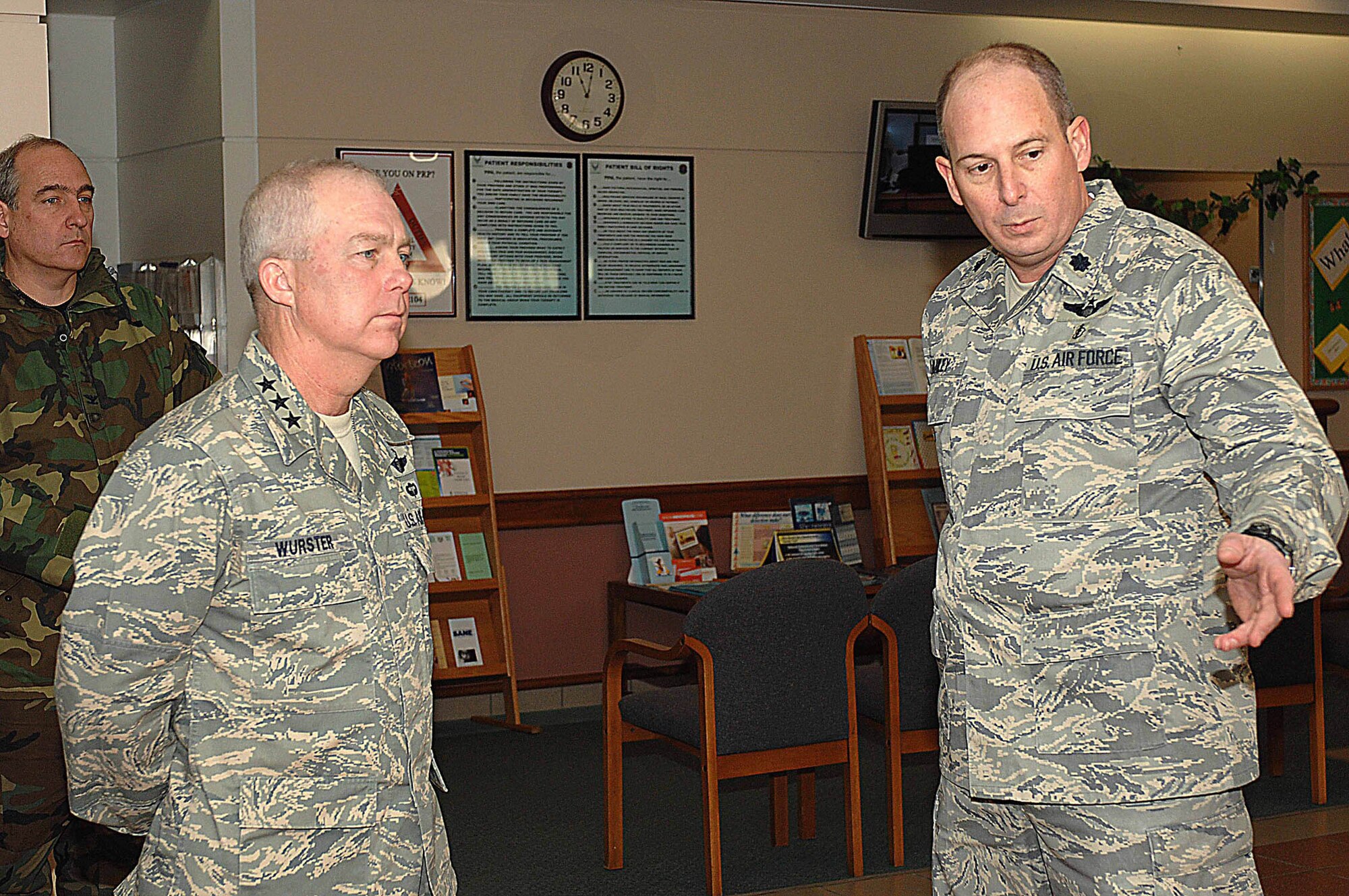 CANNON AIR FORCE BASE, N.M. -- Lt. Gen. Donald C. Wurster, Air Force Special Operations Command commander, is briefed by Lt. Col. Jimmie Bailey, 27th Special Operations Aeromedical Dental Squadron commander, on Jan. 29. General Wurster visited the base and nearby communities Jan. 25-29.  (U.S. Air Force photo by Air 1st Class James R. Bell)