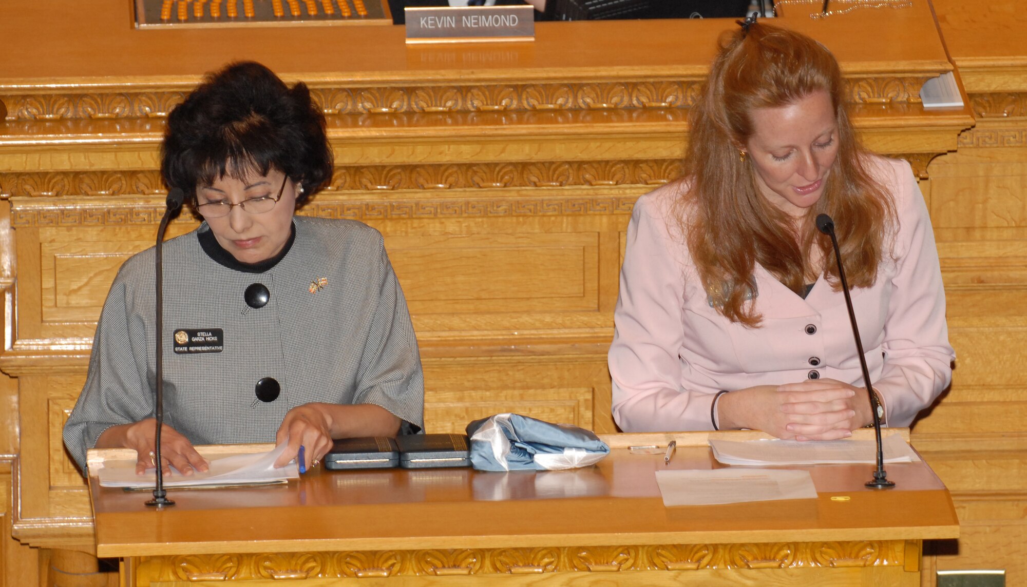 Colorado State Representatives Stella Garza- Hicks(left) and Morgan Carroll(right) express their appreciation for military members with Proclamation 10-07. Proclamation 10-07 was adopted by the House, proclaiming Feb 13, 2008 Military Appreciation Day in Denver, Colo., Feb 13, 2008  (U.S. Air Force photo by Airman First Class Randi Flaugh)