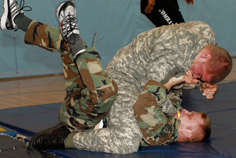 Airmen Soldiers Fight U S Air Force Article Display