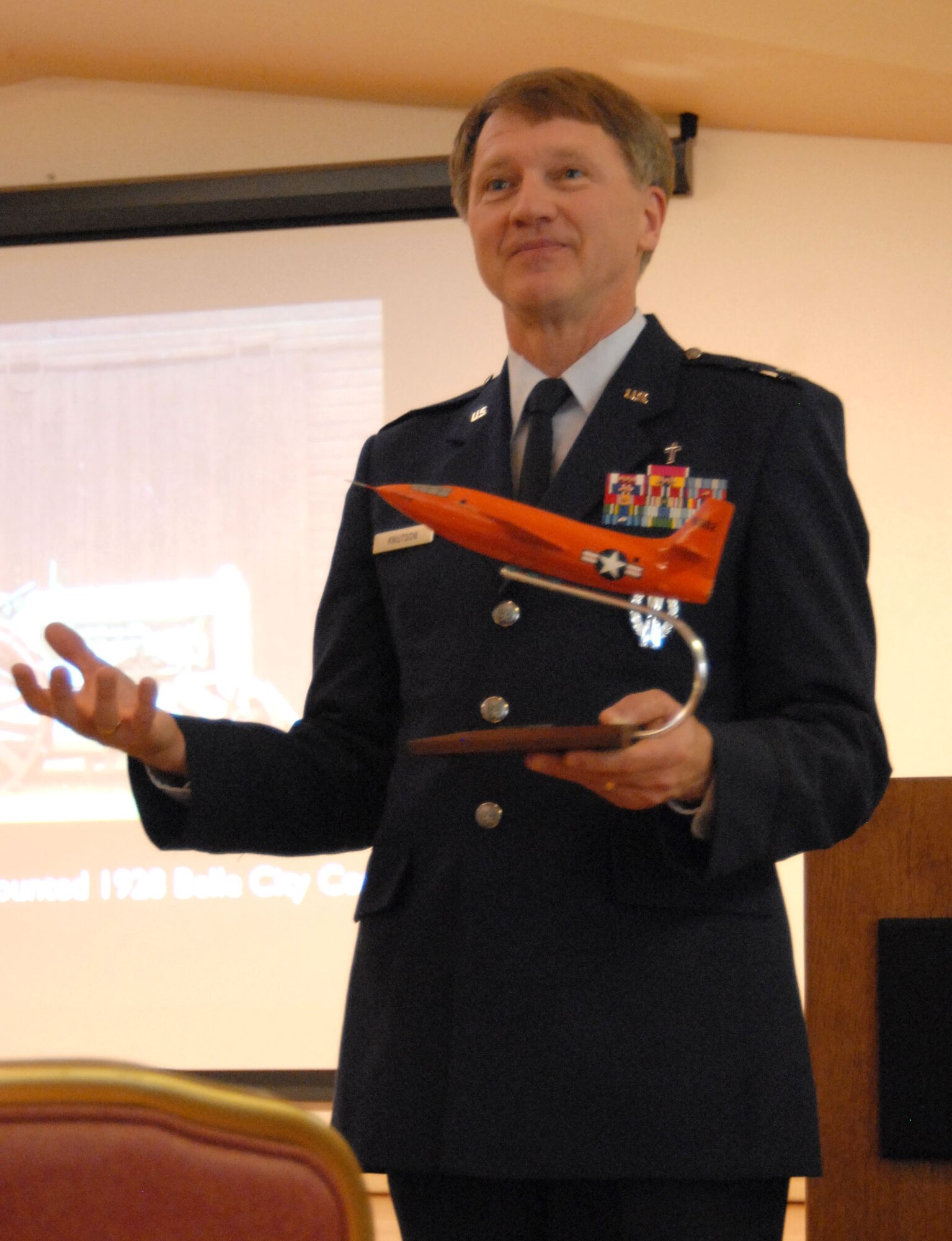 Chaplain (Col.) Wayne Knutson, Air Force Intelligence, Surveillance and Reconnaissance Agency senior agency staff chaplain, speaks to Team Edwards Feb. 21 during the National Prayer Breakfast celebration at Club Muroc. (Air Force photo by Airman 1st Class Stacy Sanchez)