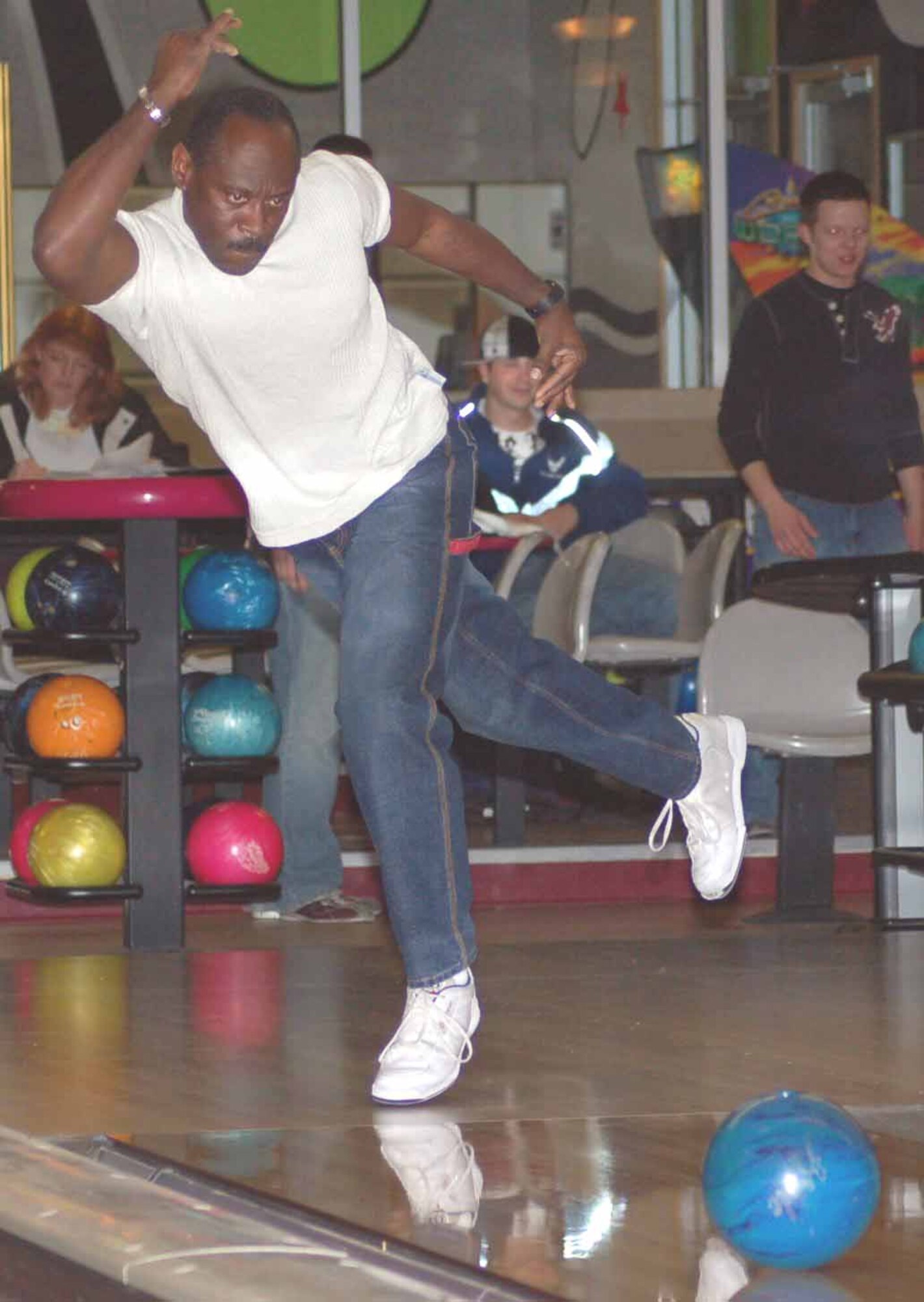 552nd CG bowler Kevin Grice delivers a ball during a match against the Fire Dawgs Feb. 13 at the Tinker Bowling Center. Grice and his 552nd CG teammates won 3192-3138.  (Air Force photo by John E. Banks)