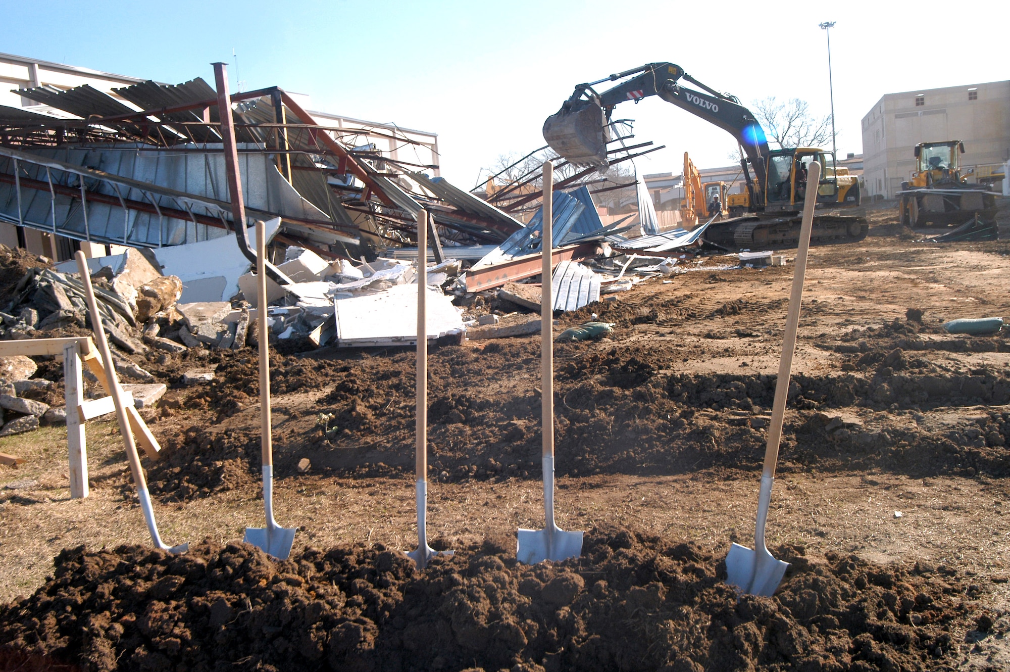 Air Force officials held a groundbreaking ceremony for a new, $21 million software support facility Feb. 19 at Robins Air Force Base, Ga. The 70,000 square-foot facility is targeted for occupation by Jan. 2010. The facility will join three existing base software facilities to form a software support complex. (U.S. Air Force photo/Sue Sapp) 
