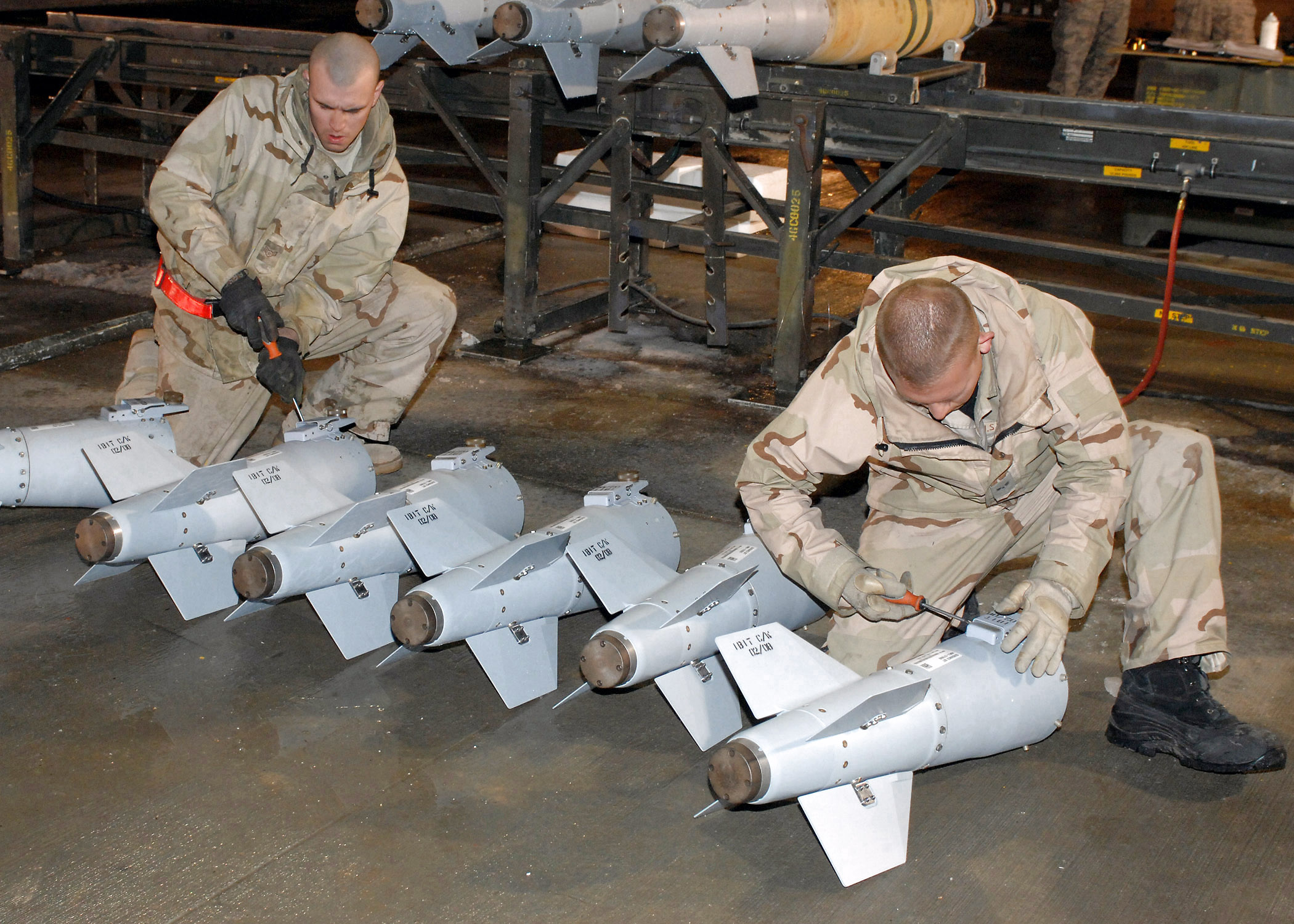How To Build A Bomb > Air Force > Article Display