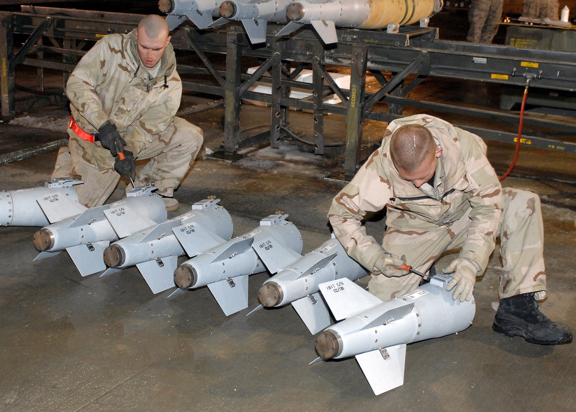 How To Build A Bomb > Air Force > Article Display