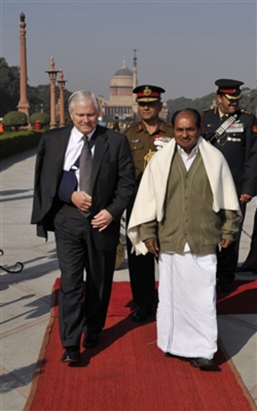 Secretary of Defense Robert M. Gates (left) walks with Indian Minister of Defense A.K. Antony at the Ministry of Defense in New Delhi, India, on Feb. 27, 2008.  Gates is meeting with Antony and the minister of external affairs during his trip to the region.  