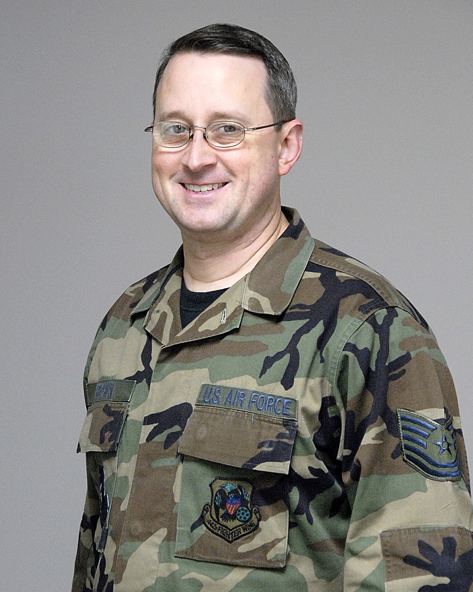 Tech. Sgt. Leo Brown was named Air Force Reserve Command's "Print Journalist of the Year" for 2007 in the command's media contest.  Sergeant Brown is a publlic affairs specialist for the 442nd Fighter Wing, an Air Force Reserve A-10 unit based at Whiteman Air Force Base, Mo.  (U.S. Air Force photo/Master Sgt. William Huntington)