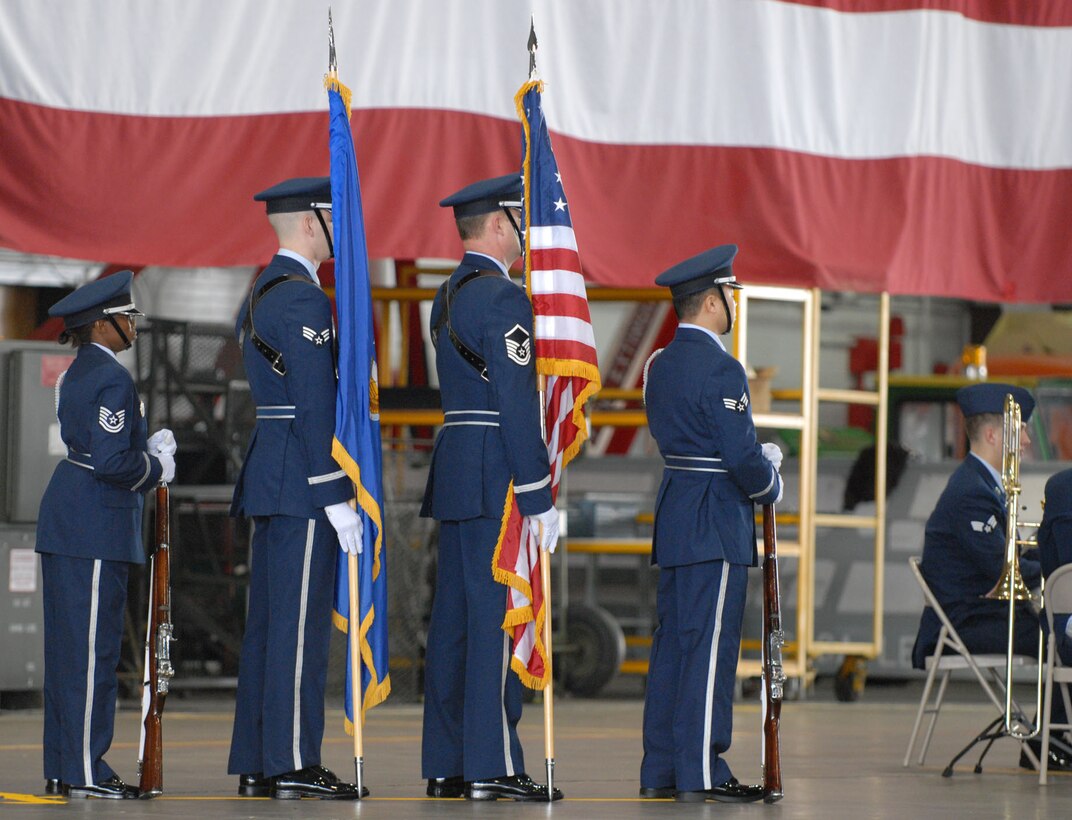 932nd Airlift Wing honor guard stands by to begin the change of command ceremony for Colonel John (Jay) C. Flournoy Jr.  Photo/Tech Sgt. Dan Oliver
