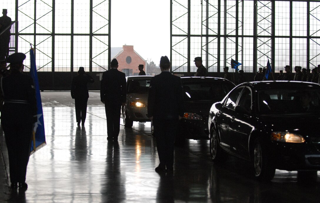 Commanders arrive...Colonel Maryanne Miller, outgoing 932nd Airlift Wing commander, and Colonel John (Jay) C. Flournoy, Jr. arrive for the change of command ceremony at Scott Air Force Base.  Photo/Tech Sgt. Dan Oliver