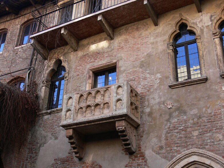 This stone balcony, said to be the home of Giulietta Cappello, is a great place to profess your love. (Photo by Monica Mendoza)