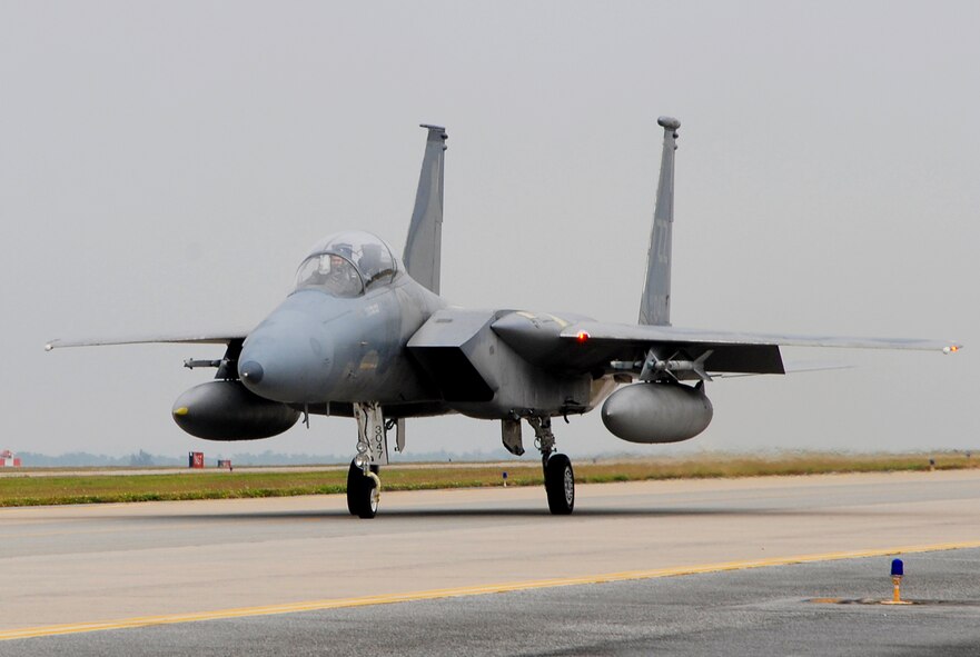 An F-15C taxis to the runway during Local Operational Readiness Exercise Beverly High 08-3 at Kadena Air Base, Japan, Jan. 9, 2007. The 18th Wing exercise from Jan. 7 to 11 tests the wing's ability to respond in contingency situations.                 (U.S. Air Force photo/Tech. Sgt. Dave DeRemer)