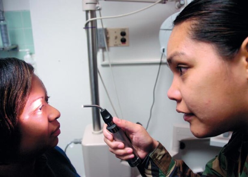 Ophthalmology warriors provide quality eyecare > Joint Base Andrews