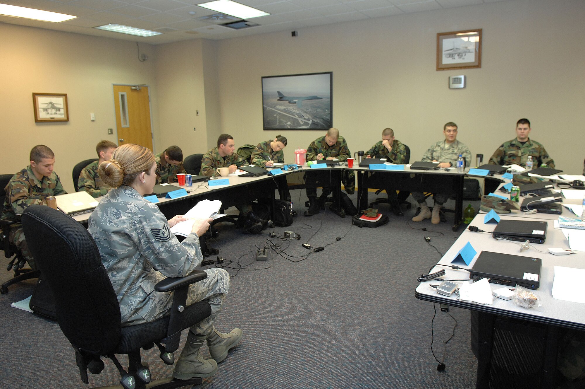 Technical Sgt Heather McDougall, Ellsworth Air Force Base, S.D., Dec 11, 2007, teaches Airmen during Airman Leadership School to become effective leaders and good supervisors.  Airman Leadership School lasts 24 training days. (U.S. photo by Airman 1st Class Anthony Sanchelli) 