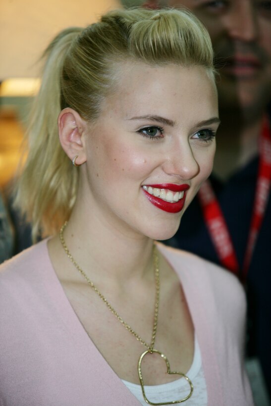 Scarlett Johansson met with nearly 600 service members at Camp Buehring, Kuwait Jan. 20 during her five-day United Service Organizations (USO) tour to the Gulf region.