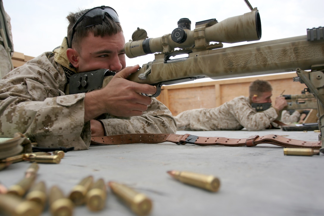 UDAIRI RANGE COMPLEX, Kuwait?Cpl. Ryan Lindner engages targets with an M40 sniper rifle during an unknown distance shoot Jan. 26, here. The Scout Sniper Platoon and Reconnaissance Marines with Battalion Landing Team 1st Battalion, 5th Marine Regiment, 11th Marine Expeditionary Unit, attended a ten-day training package Jan. 20-30 headed by National Sniper Champion Todd Hodnett who taught the Marines how to improve their lethality with new shooting formulas, shooting positions and techniques. Lindner is a scout sniper with Scout Sniper Platoon and a Napa Valley, Calif., native.
