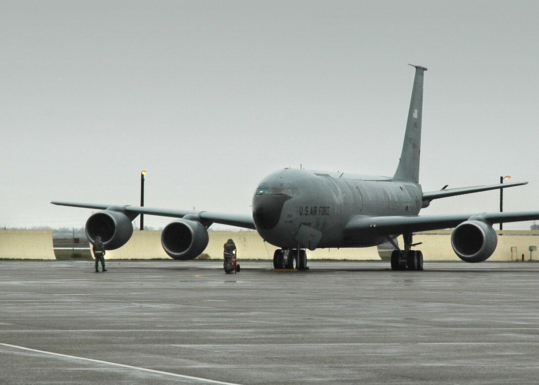 BEALE AIR FORCE BASE, CALIF. -- Air Force Reserve crew chiefs prepare to launch KC-135R Stratotanker number 23580 Jan. 29, 2008, for departure to Seymour Johnson AFB, N.C. The tanker was one of the first two of eight KC-135R models assigned to the 940th Air Refueling Wing to be transferred to the 916th Air Refueling Wing under the 2005 Base Realignment and Closure Commission's directives. The remaining six aircraft will transfer to Seymour Johnson before Sept. 30, 2008. After more than 30 years of aerial refueling, Beale's Air Force Reserve force will transition to emerging missions in command and control, intelligence, surveillance and reconnaissance, including support for the RQ-4 Global Hawk. (U.S. Air Force photo/MSgt. Ellen L. Hatfield). 