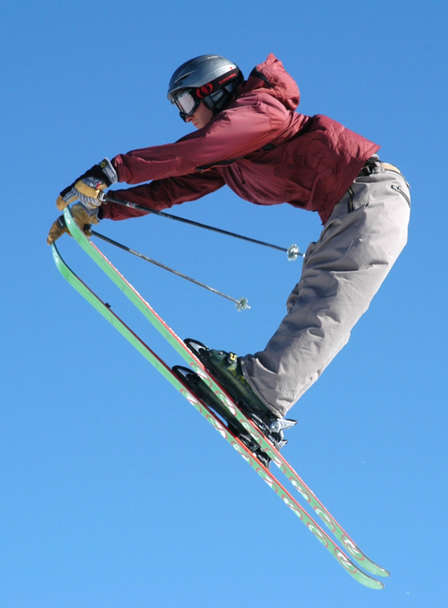 A SnoFest skier shows off their talents as they fly through the Rocky Mountain air Jan. 26. SnoFest, held in Keystone, Colo., is an annual ski weekend targeted at military members and their families. Approximately 3,400 servicemembers and their families attended the SnoFest 2008 event. (U.S. Air Force photo/Todd Ryan)