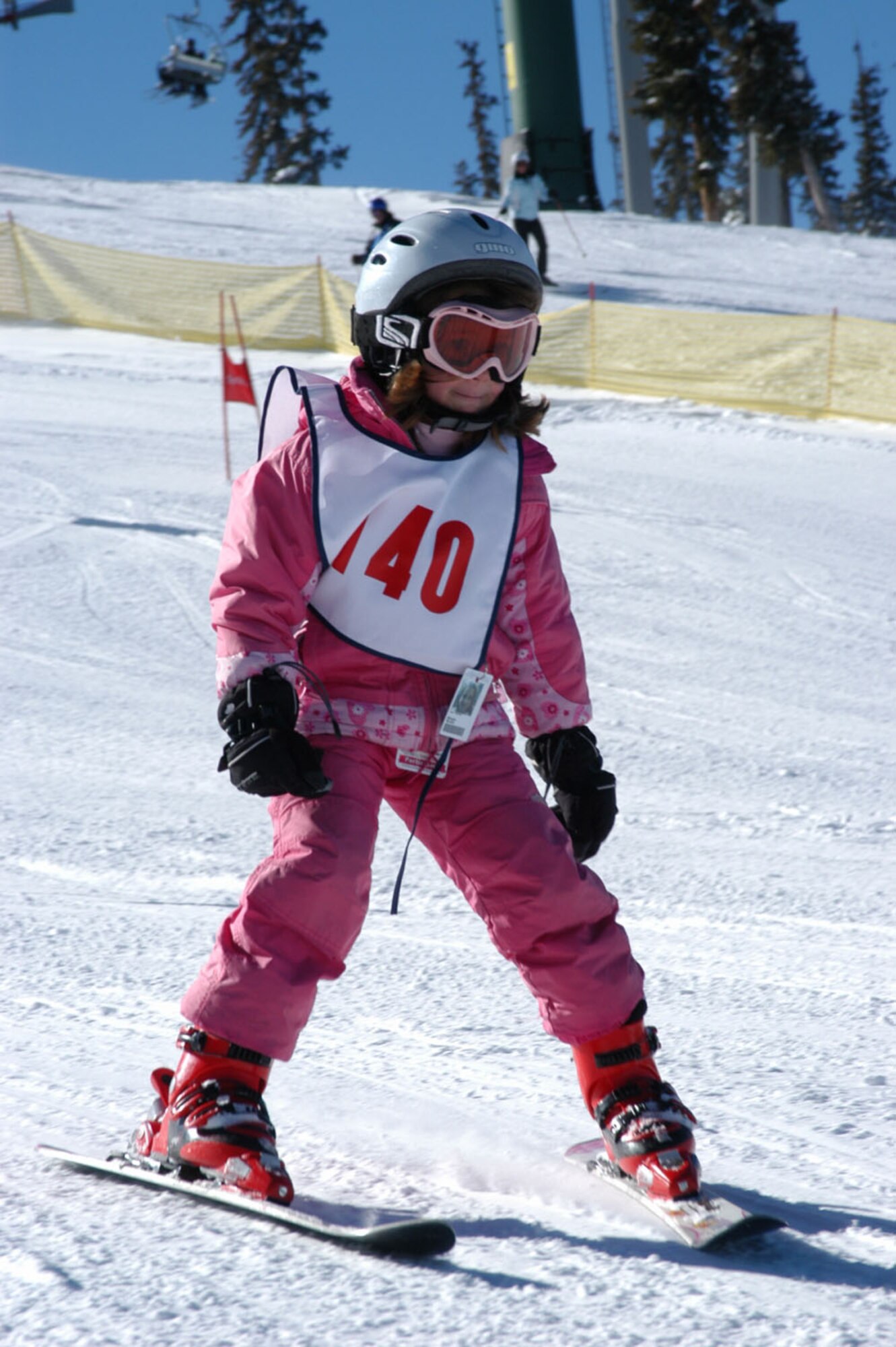 Even the smallest of SnoFest skiers took on the the National Standard Race, or ‘NASTAR,’ course Jan. 26. SnoFest, held in Keystone, Colo., is an annual ski weekend targeted at military members and their families. Approximately 3,400 servicemembers and their families attended the SnoFest 2008 event. (U.S. Air Force photo/Todd Ryan)
