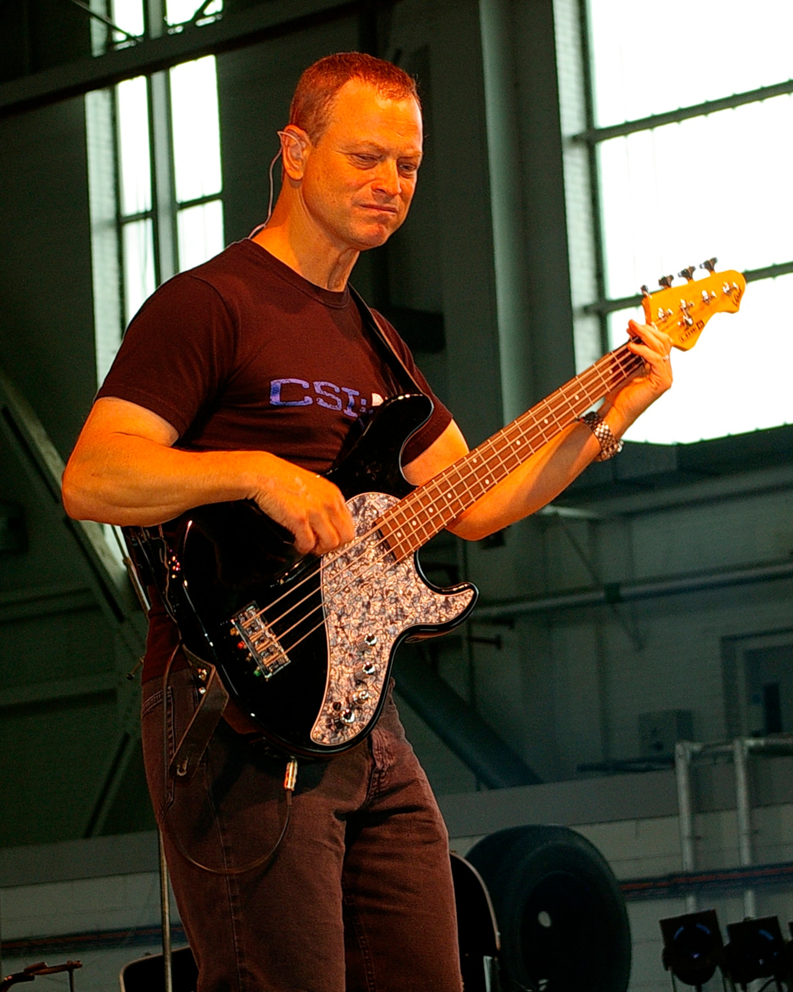 Gary Sinise, Lt. Dan Band entertain Airmen at RAF Mildenhall > U.S. Air ...