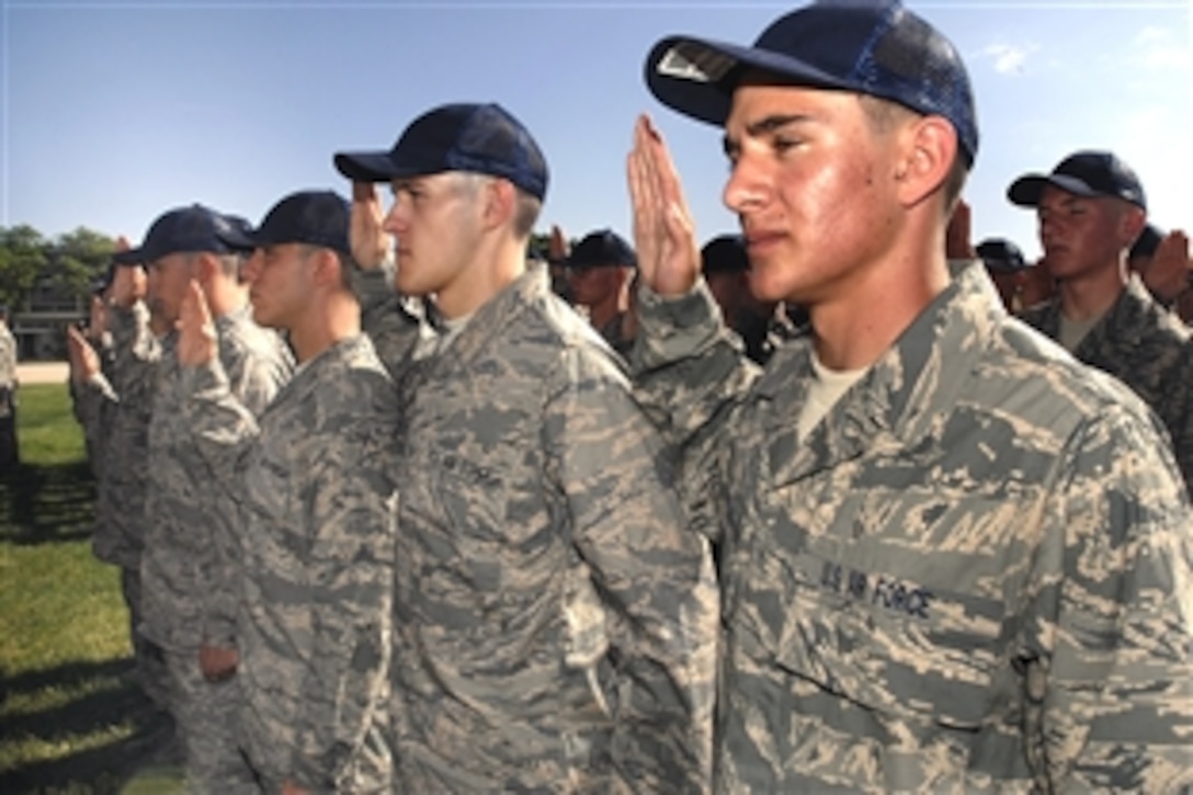 The Class of 2012 recites the oath of allegiance on the second of 38 days of Basic Cadet Training at the U.S. Air Force Academy, Colo., June 27, 2008. 

