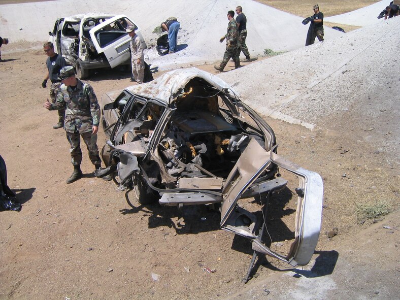 March EOD techs hold an anti-terrorism class to train FBI and local law enforcement in techniques to safely disarm a car bomb. (U.S. Air Force photo by Master Sgt. Phil Hartzell)