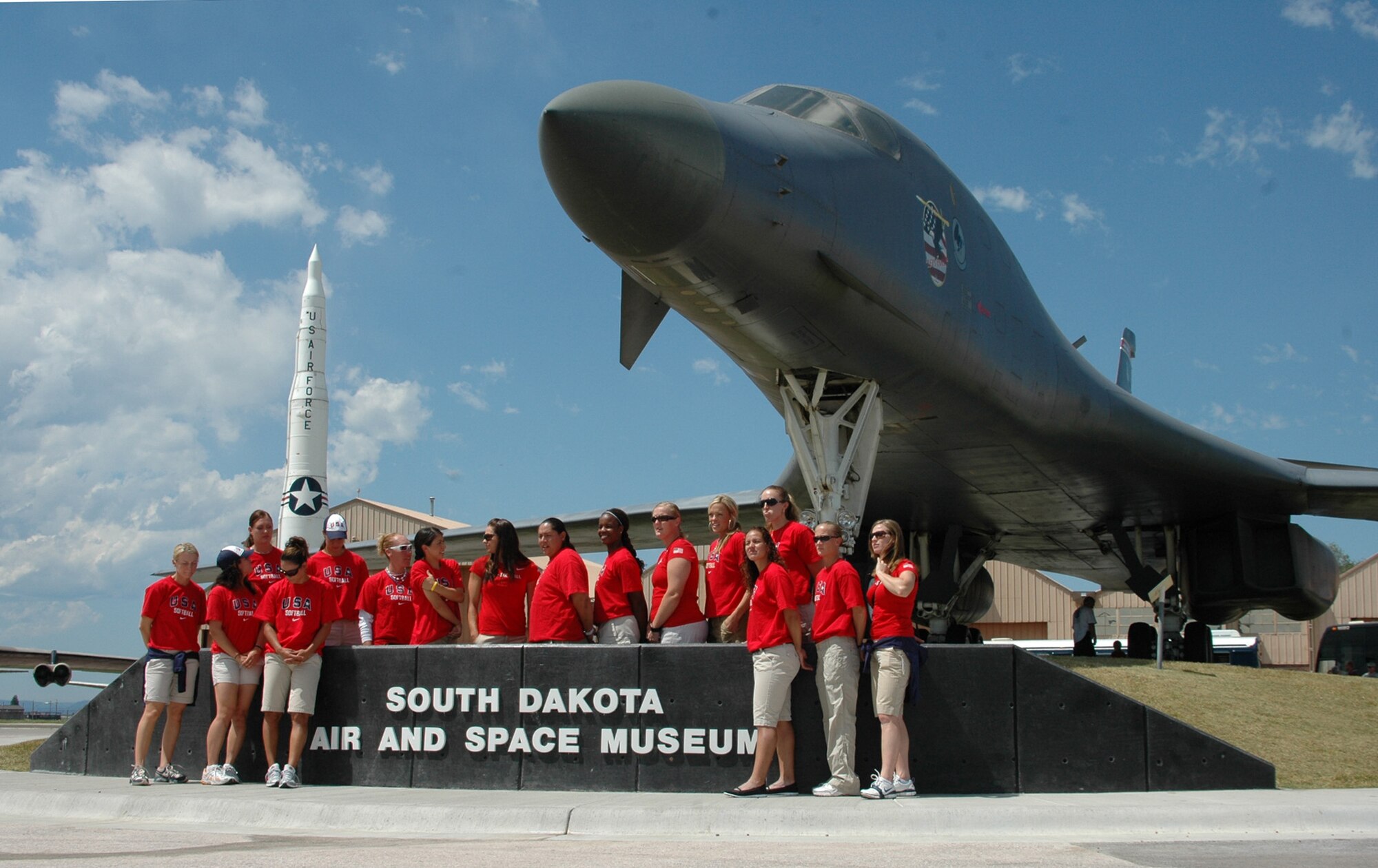 The U.S.A. Olympic Softball team poses for a photo with the B1 outside the South Dakota Air and Space Museum before departing for Ellsworth Air Force Base. The team visited the base as a portion of their Bound 4 Beijing tour.
(U.S. Air Force photo/Senior Airman Kimberly Moore Limrick)