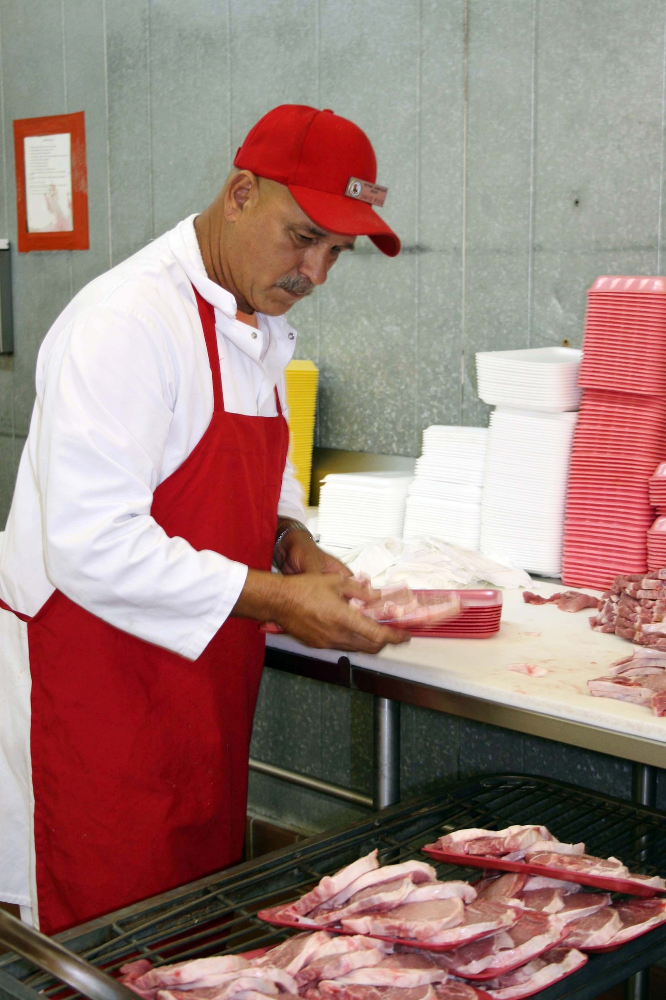 Commissary's meat department cuts down competition to win regional award >  Robins Air Force Base > Article Display