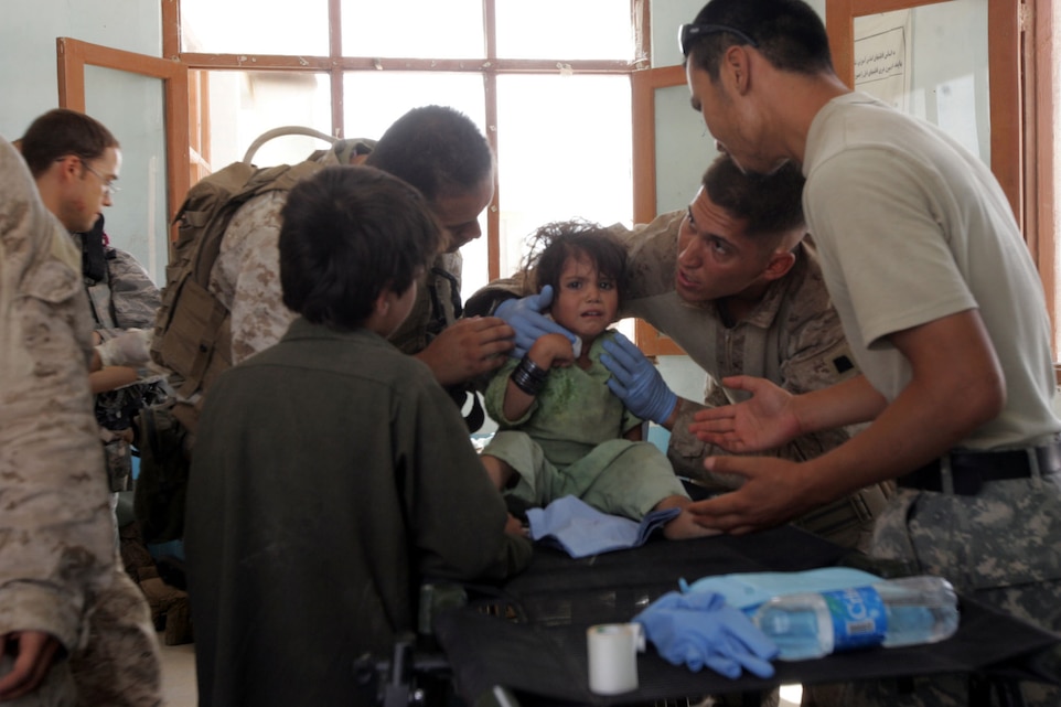 TF 2/7 provides medical aid to Afghan girl > United States Marine Corps ...