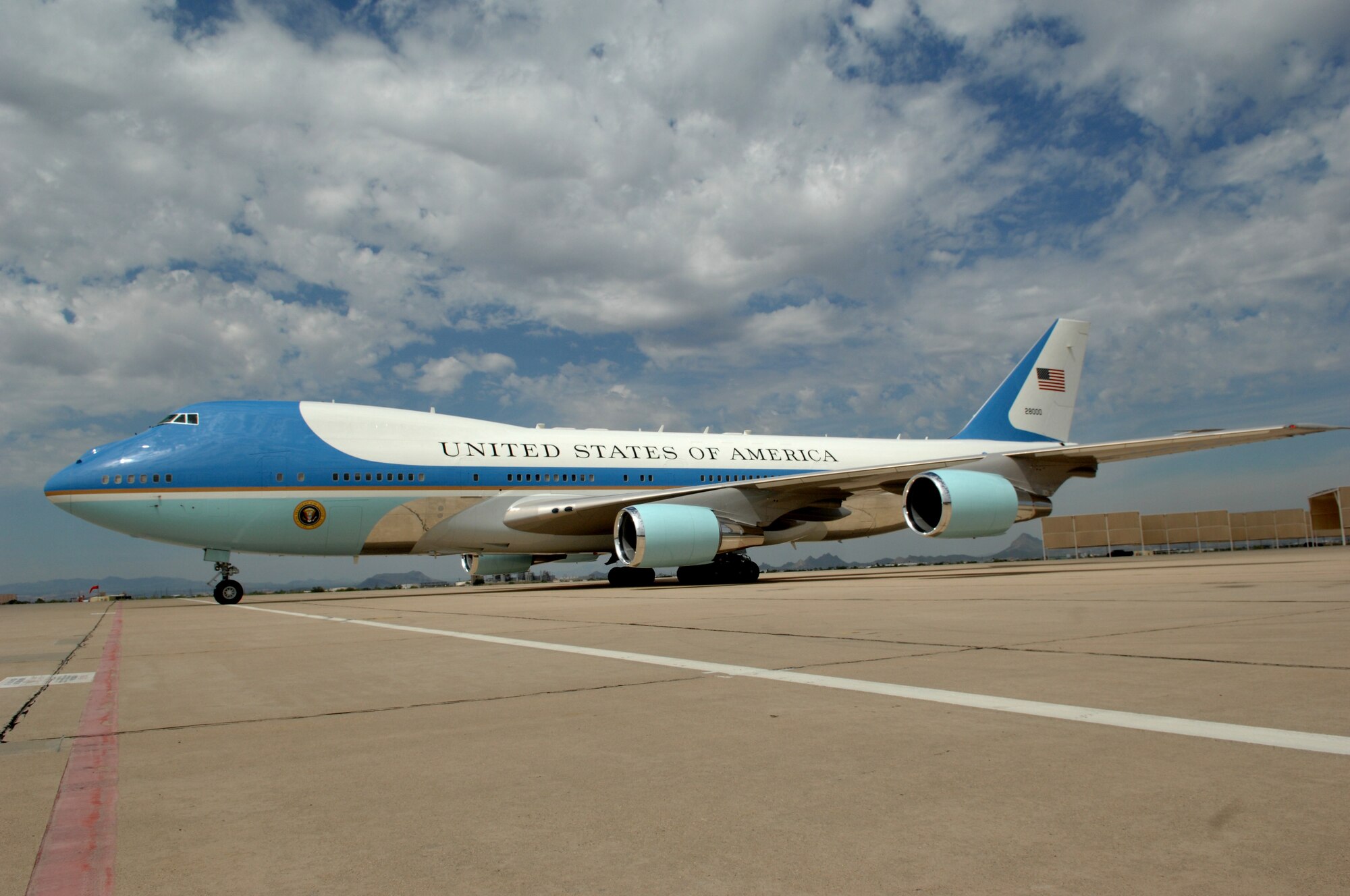 President Bush visits D-M, Tucson (U.S. Air Force photo by Senior Airman Alesia Goosic)
