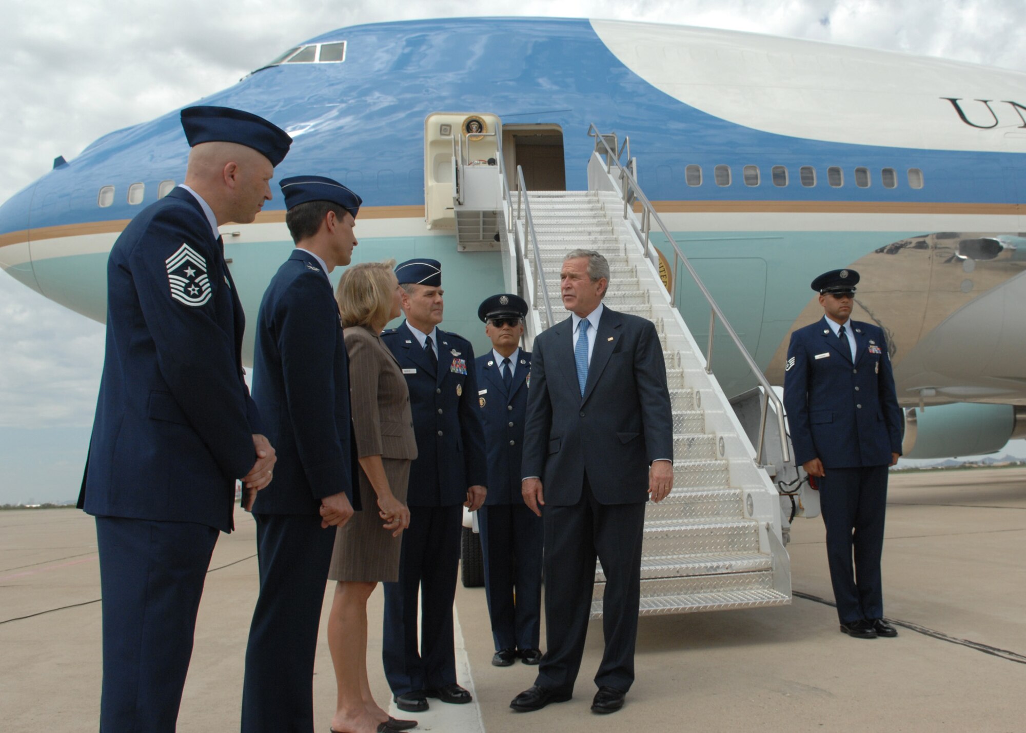 President Bush visits D-M, Tucson (U.S. Air Force photo by Senior Airman Alesia Goosic)