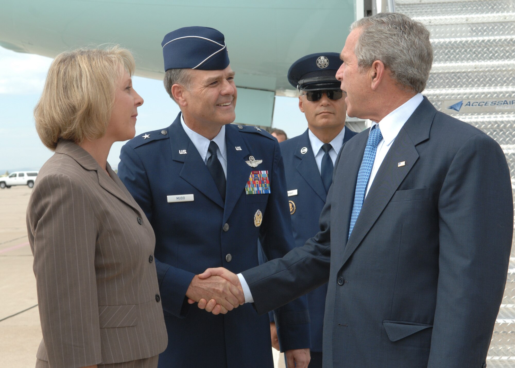 President Bush visits D-M, Tucson (U.S. Air Force photo by Senior Airman Alesia Goosic)