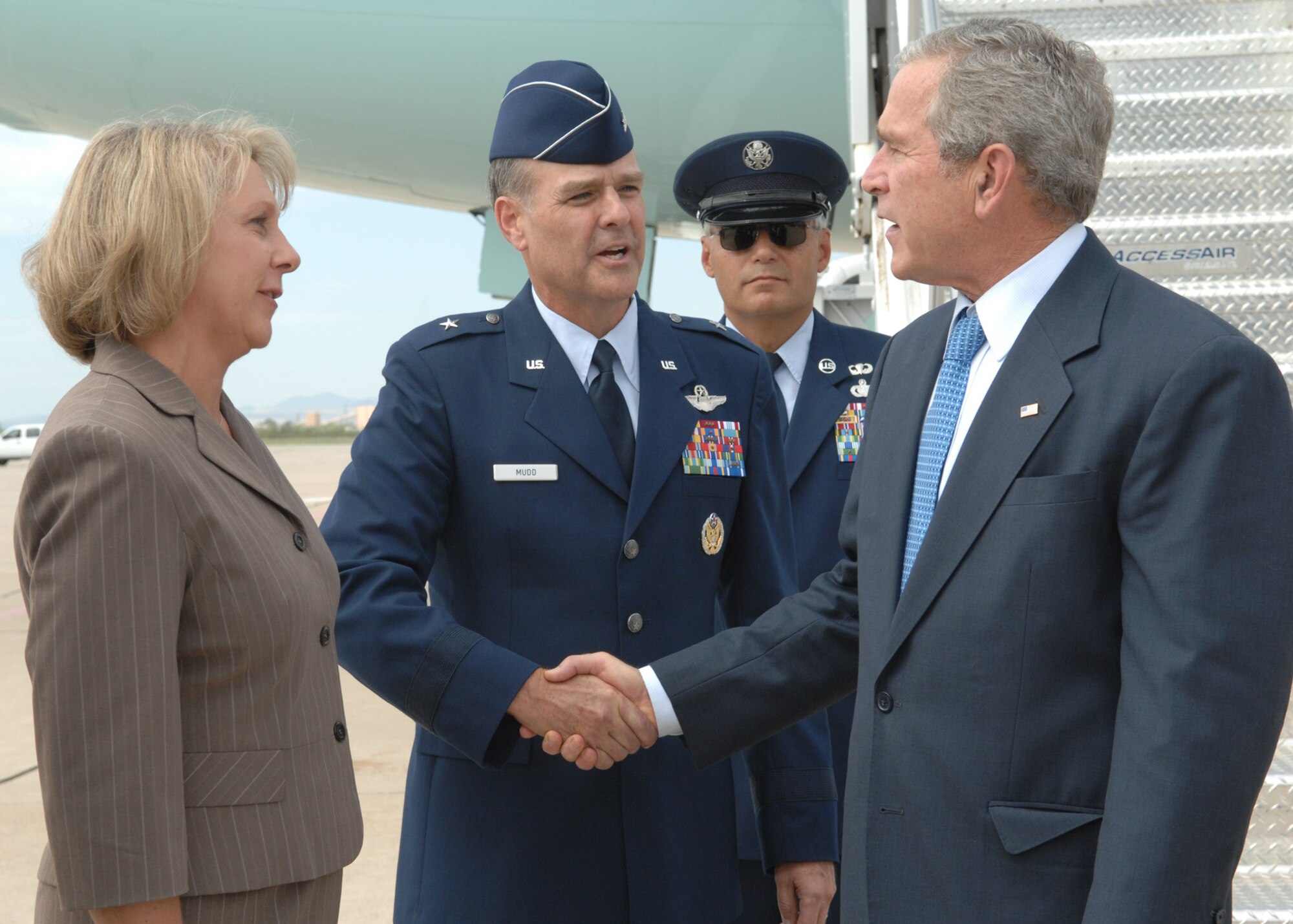 President Bush visits D-M, Tucson (U.S. Air Force photo by Senior Airman Alesia Goosic)