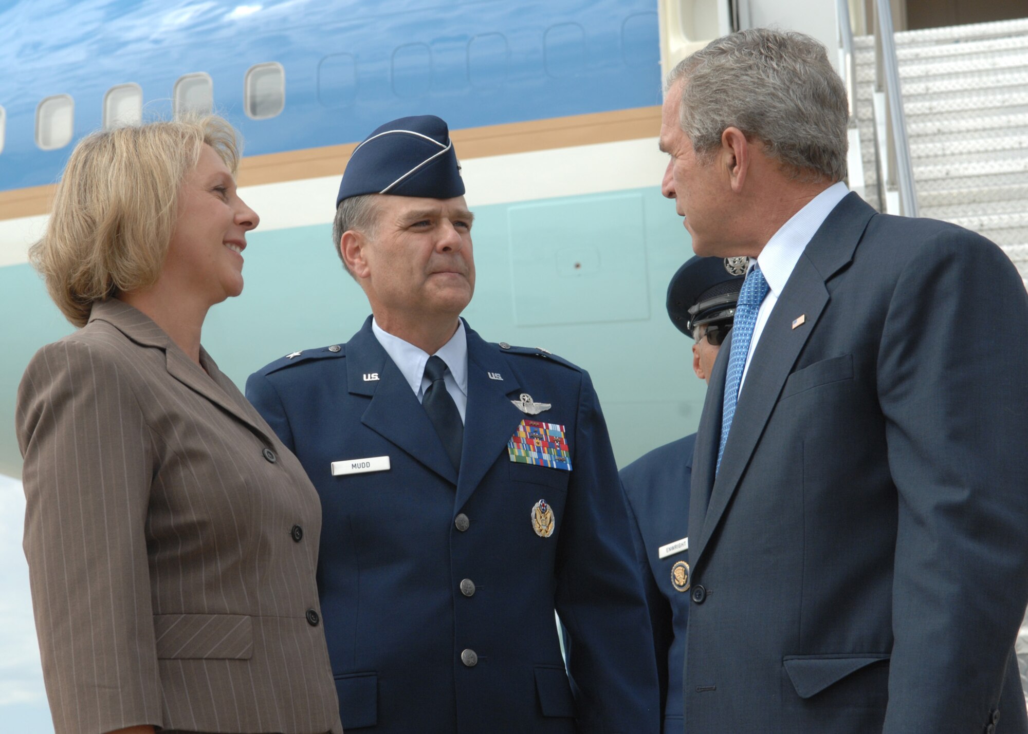 President Bush visits D-M, Tucson (U.S. Air Force photo by Senior Airman Alesia Goosic)