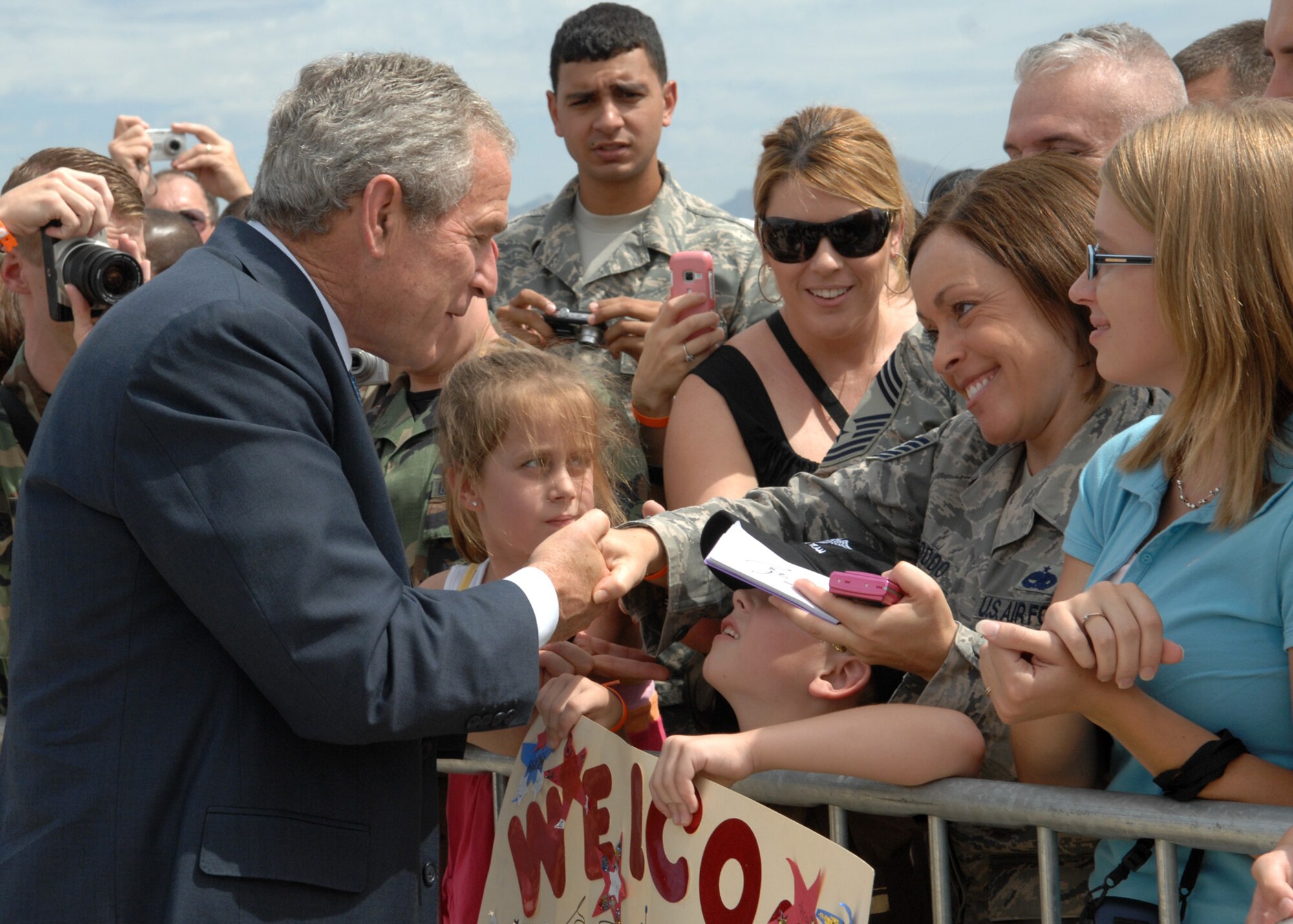 President Bush visits D-M, Tucson (U.S. Air Force photo by Senior Airman Alesia Goosic)