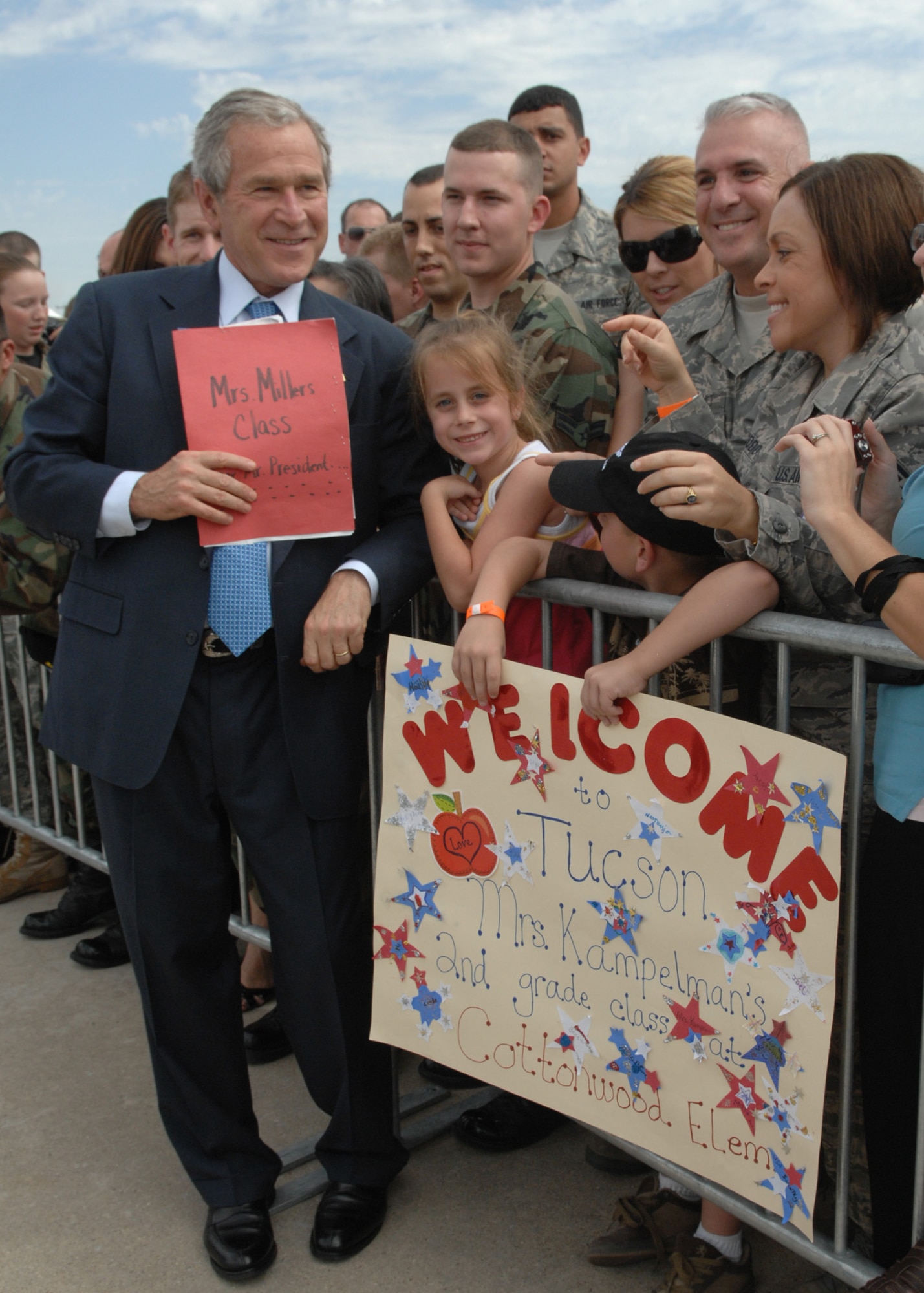 President Bush visits D-M, Tucson (U.S. Air Force photo by Senior Airman Alesia Goosic)