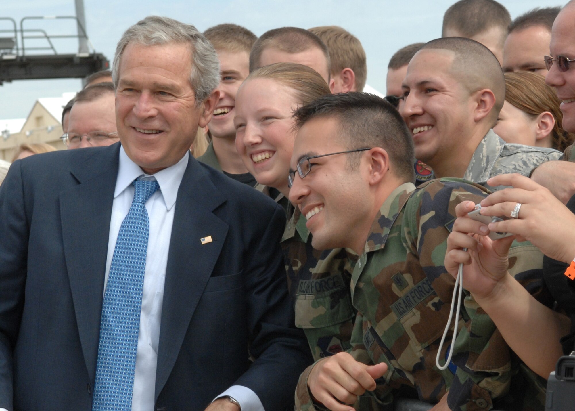 President Bush visits D-M, Tucson (U.S. Air Force photo by Senior Airman Alesia Goosic)
