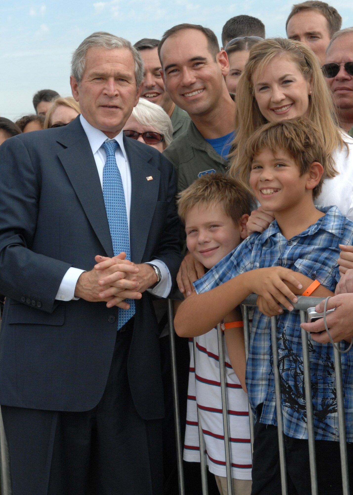 President Bush visits D-M, Tucson (U.S. Air Force photo by Senior Airman Alesia Goosic)