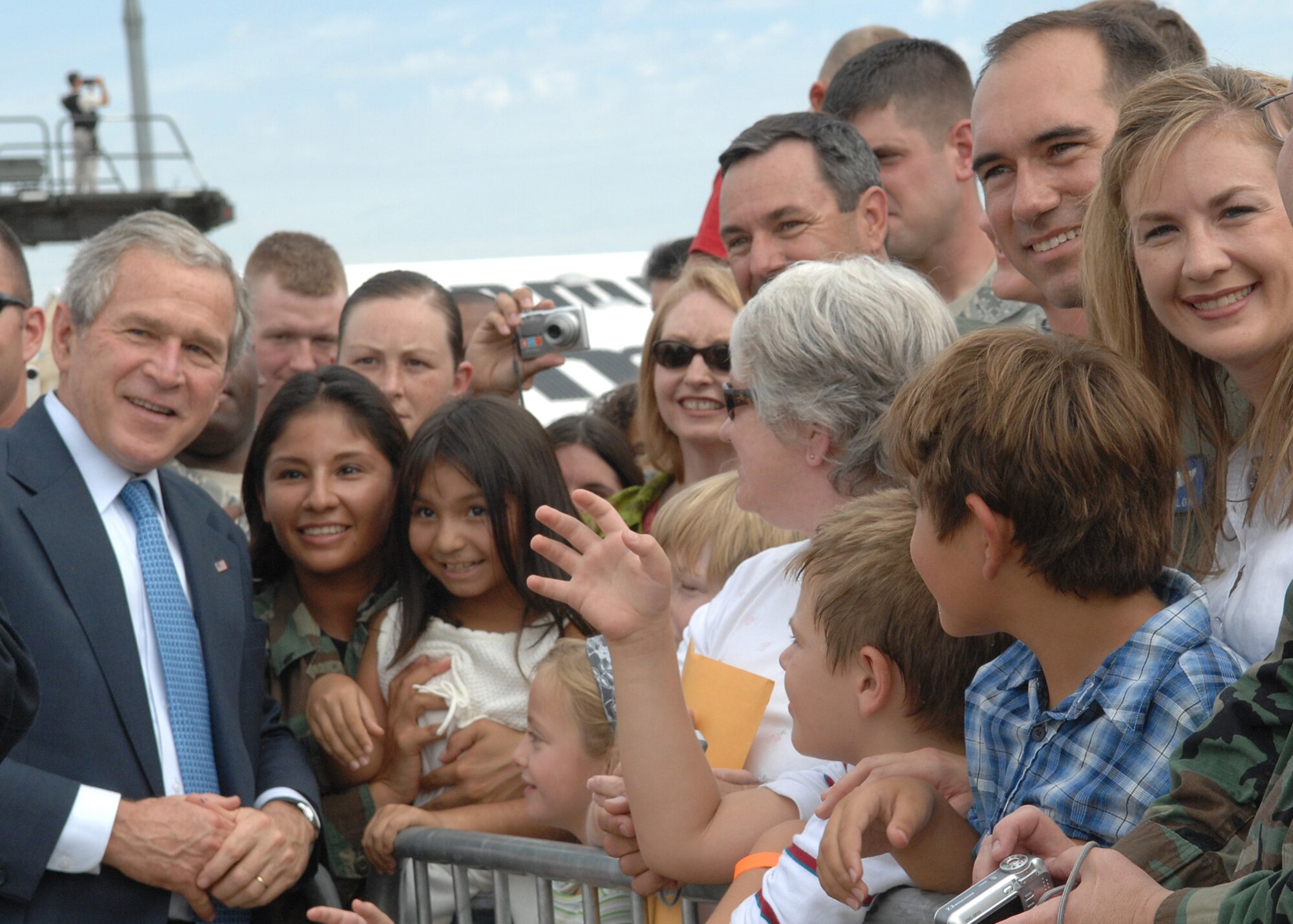 President Bush visits D-M, Tucson (U.S. Air Force photo by Senior Airman Alesia Goosic)