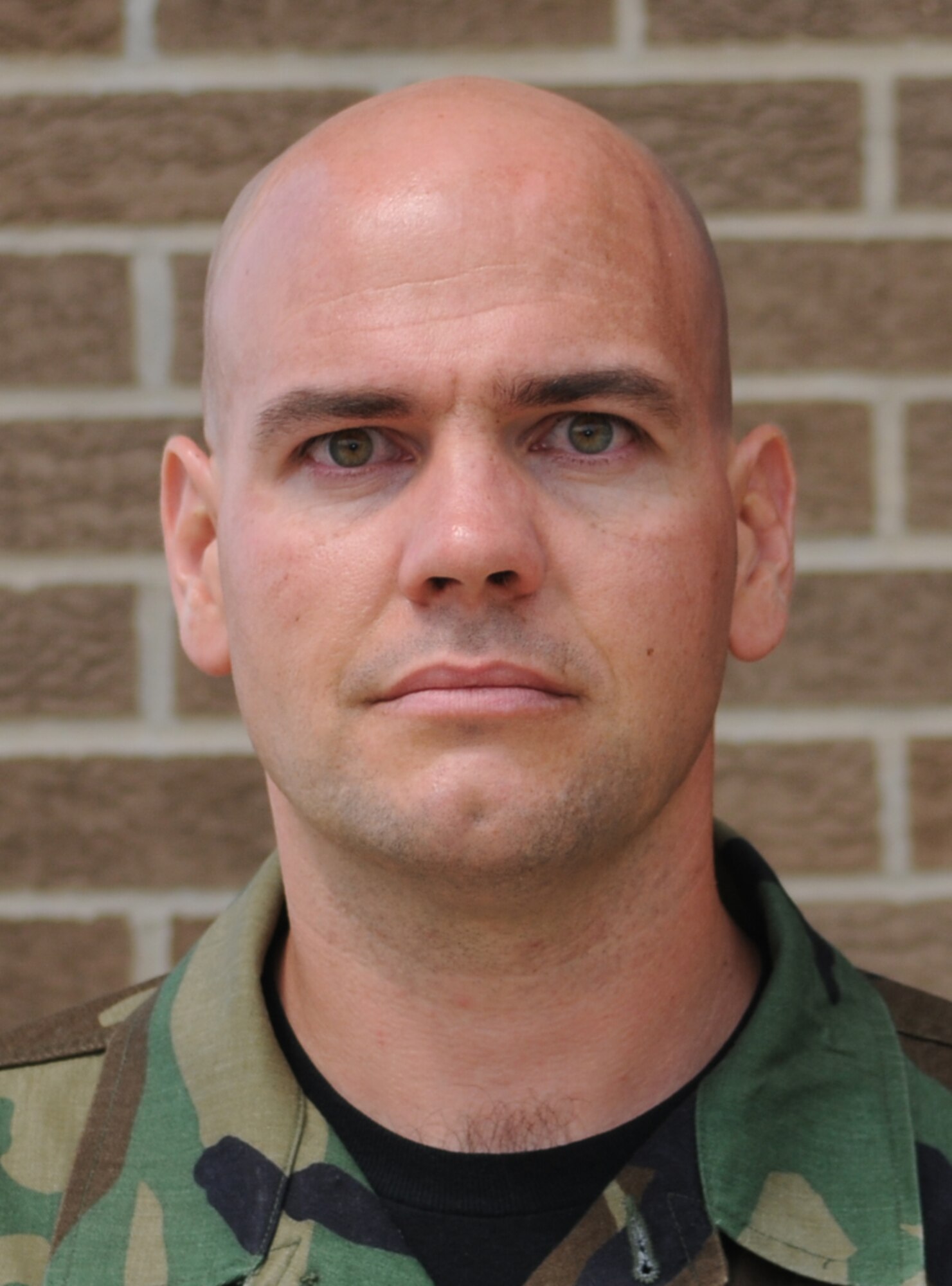 Senior Airman Daniel Blondell graduated July 17 from the electronic principles course in the 332nd Training Squadron with perfect scores on all block tests.  Airman Blondell, from Wichita, KN., report to Sheppard Air Force Base, Texas, for further training in the communication/navigation/mission systems apprentice course. 