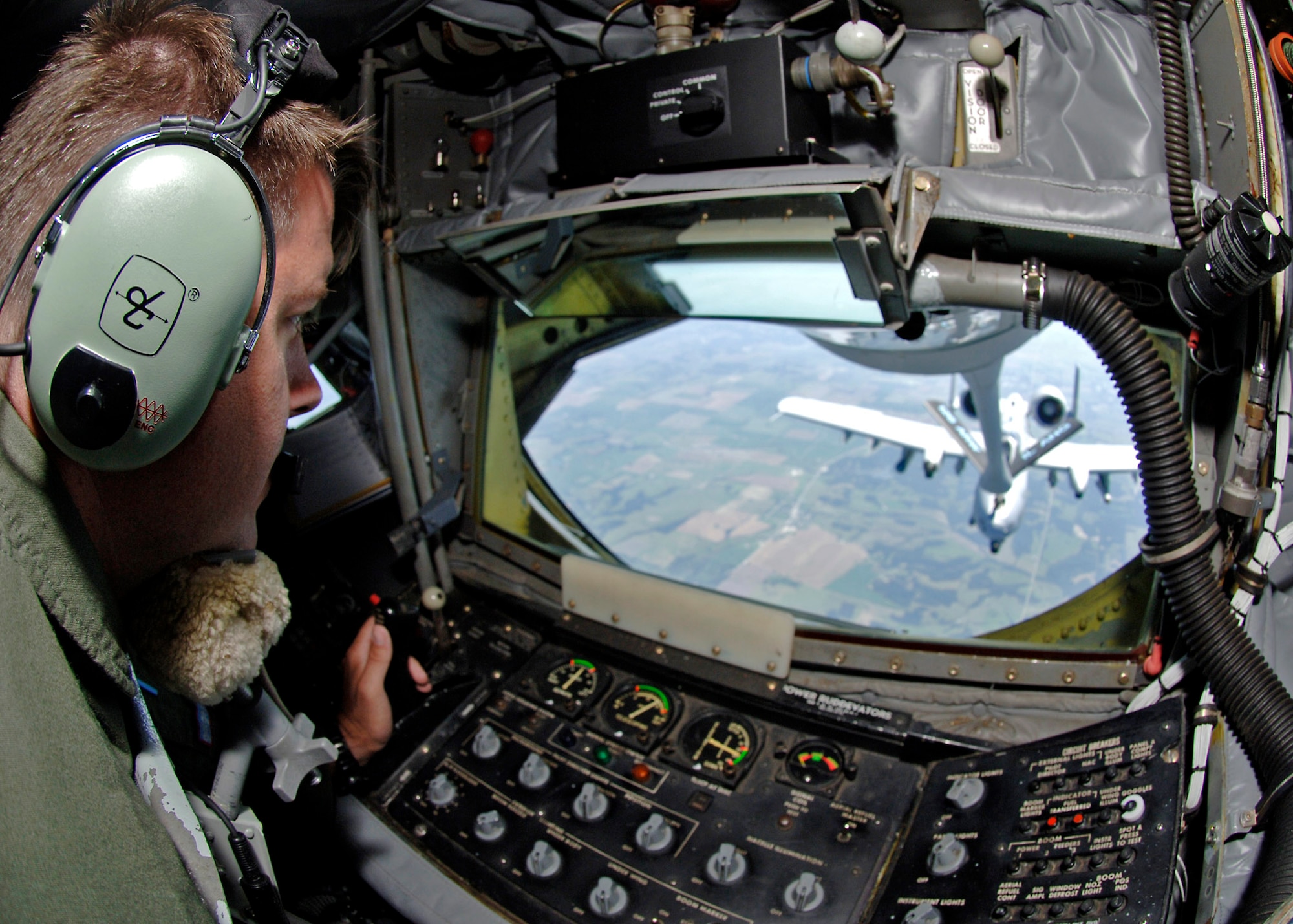 SCOTT AIR FORCE BASE, Ill. -- Staff Sgt. Nathan Moore, a boom operator from the 126th Air Refueling Wing, Illinois Air National Guard, Scott AFB, IL., refuels an A-10 Thunderbolt II from the 442nd Fighter Wing Air Force Reserve Command unit based at Whiteman AFB, Mo.
(US Air Force photo/Tech. Sergeant Tony Tolley)